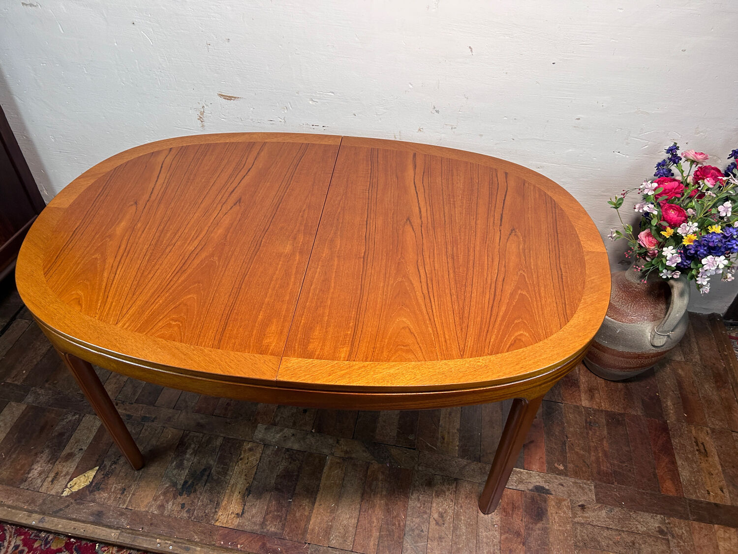 Mid Century Retro Vintage Teak Extending Dining Table