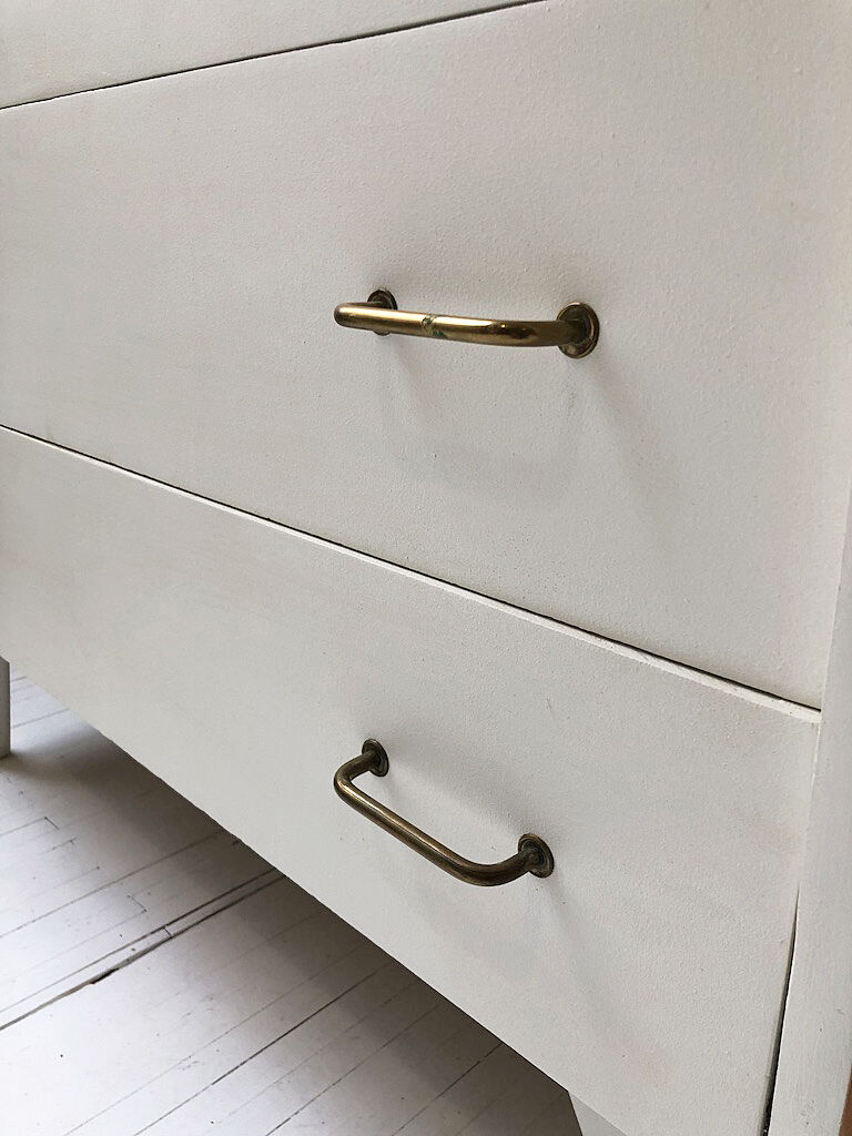 White vintage chest of drawers