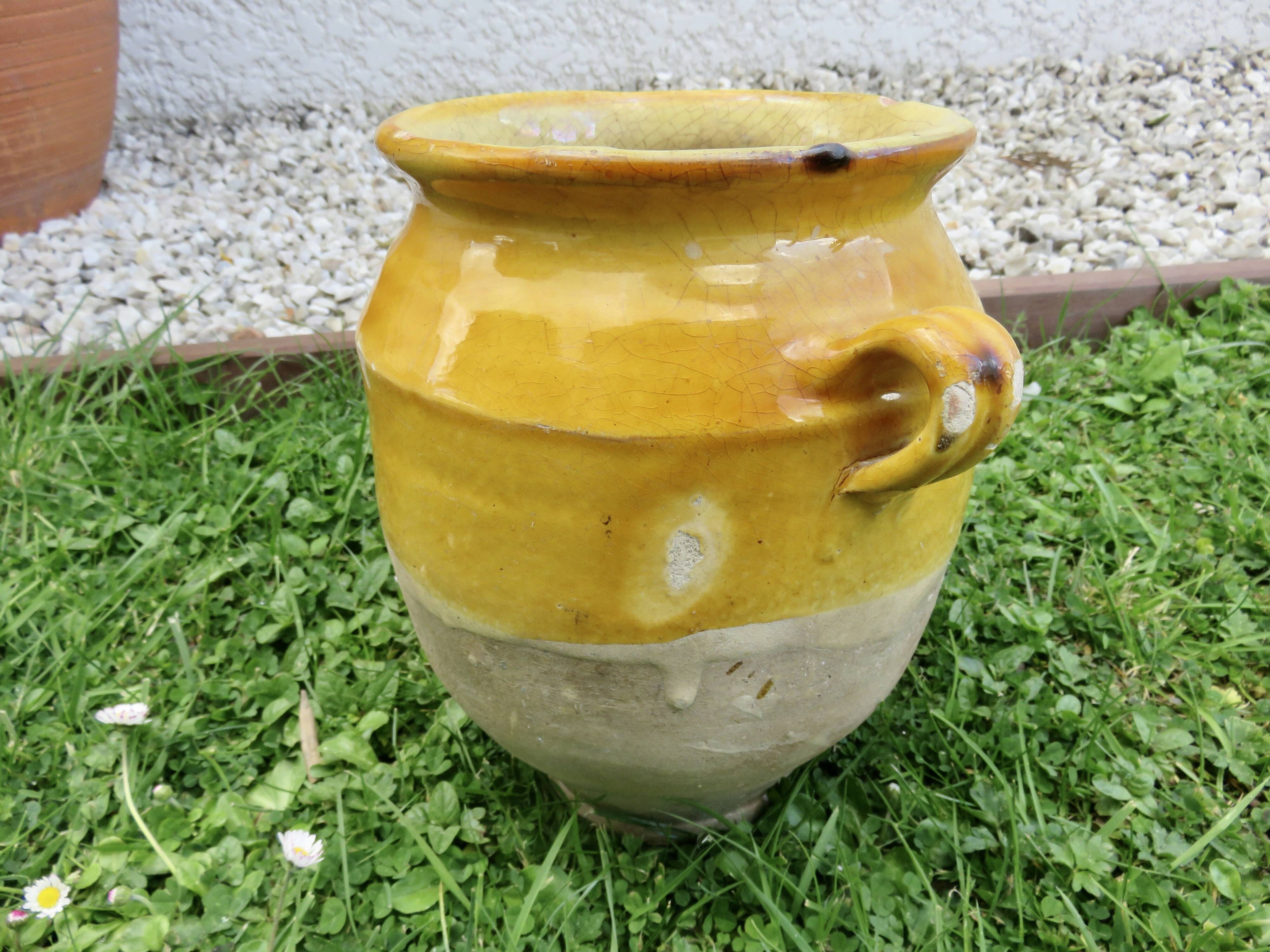 Glazed yellow terracotta jar, south-west of France.