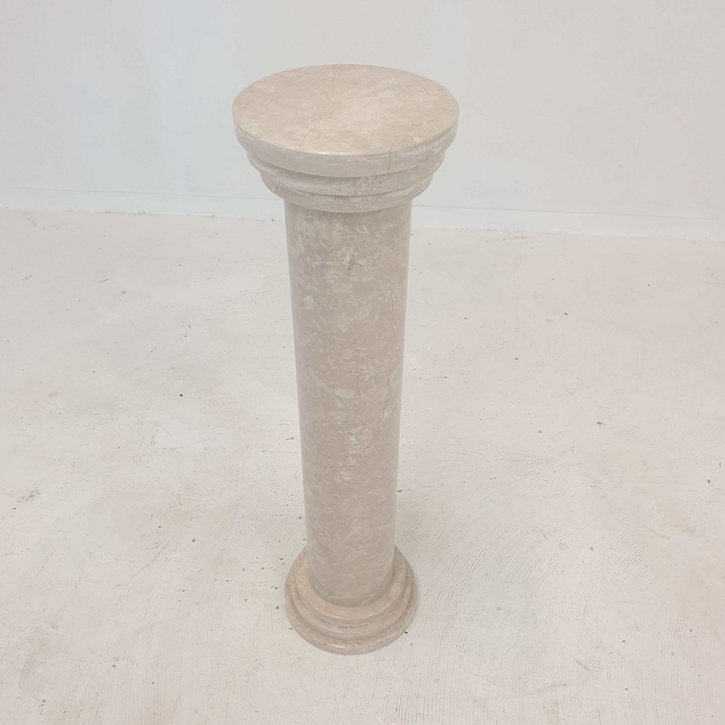 Italian travertine side table or pedestal, 1980's