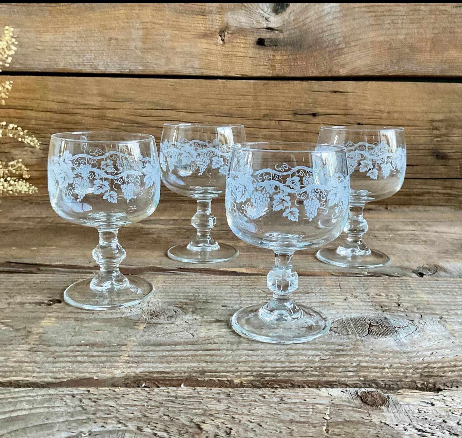 4 small luminarc “vine” glasses