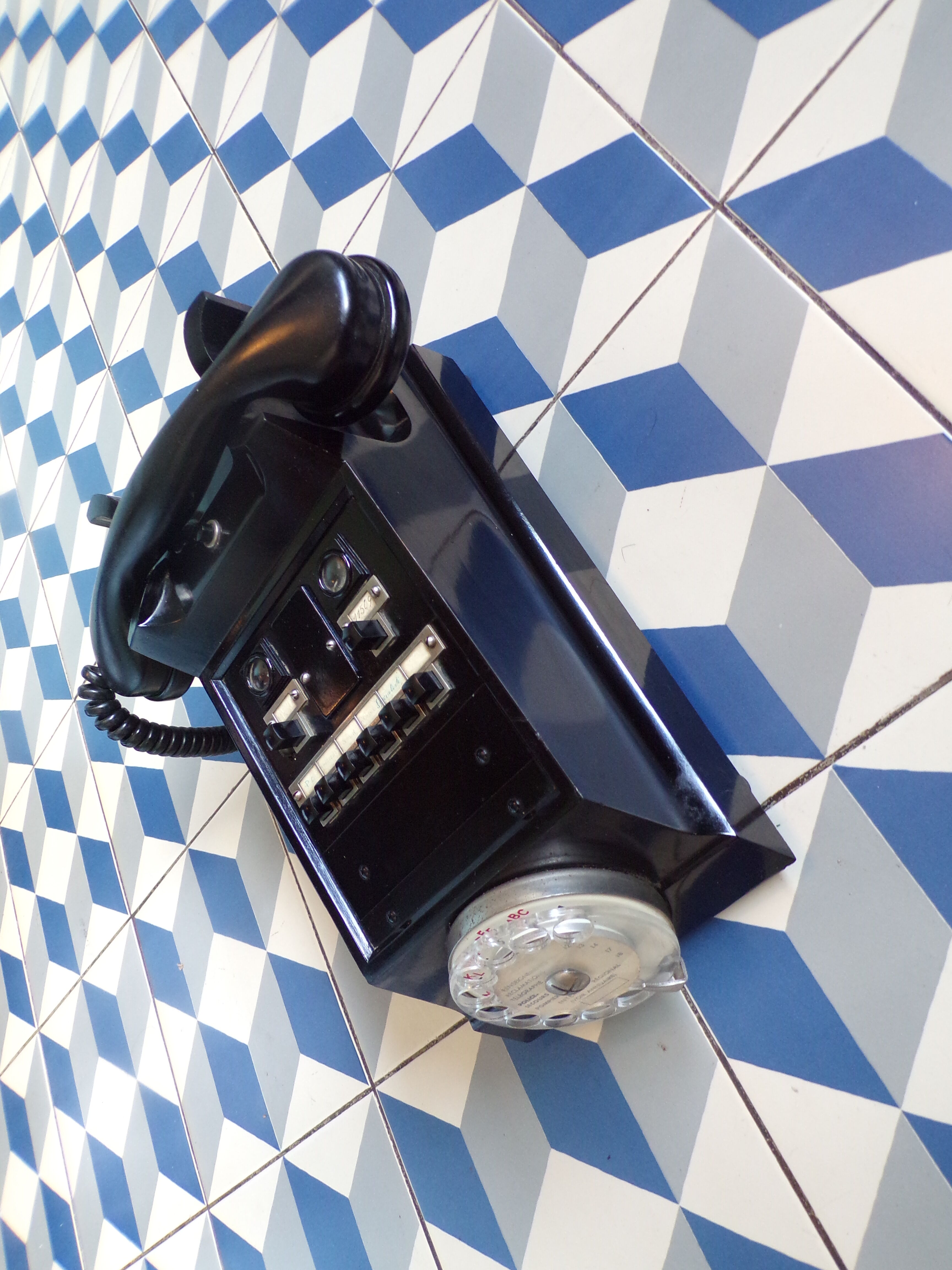 Vintage standard phone in Bakelite