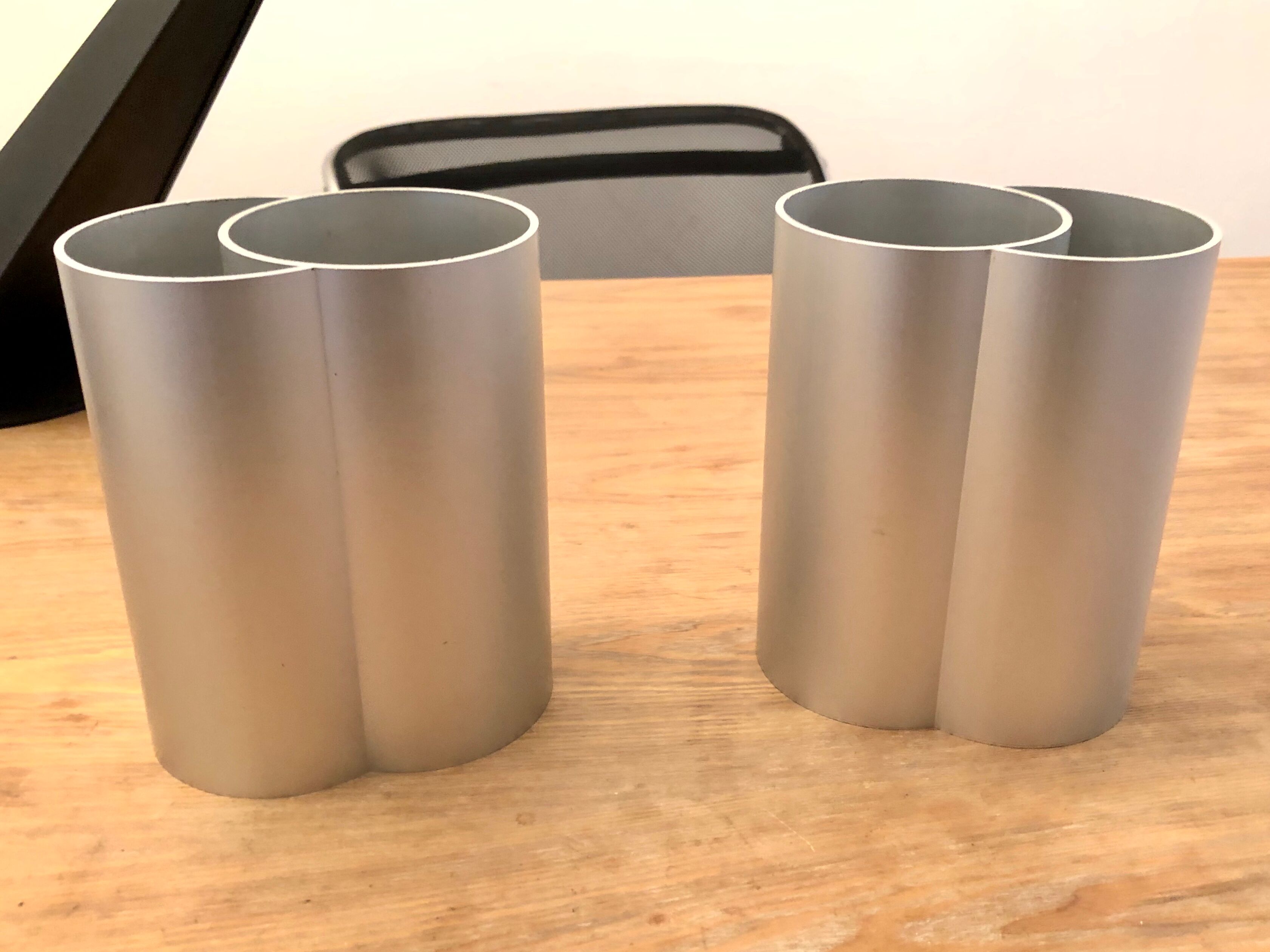 Pair of minimalist vase, 70s