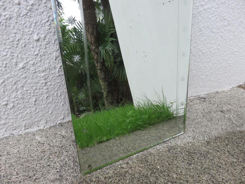 Miroir biseauté, ciselé, Art Deco années 40/50