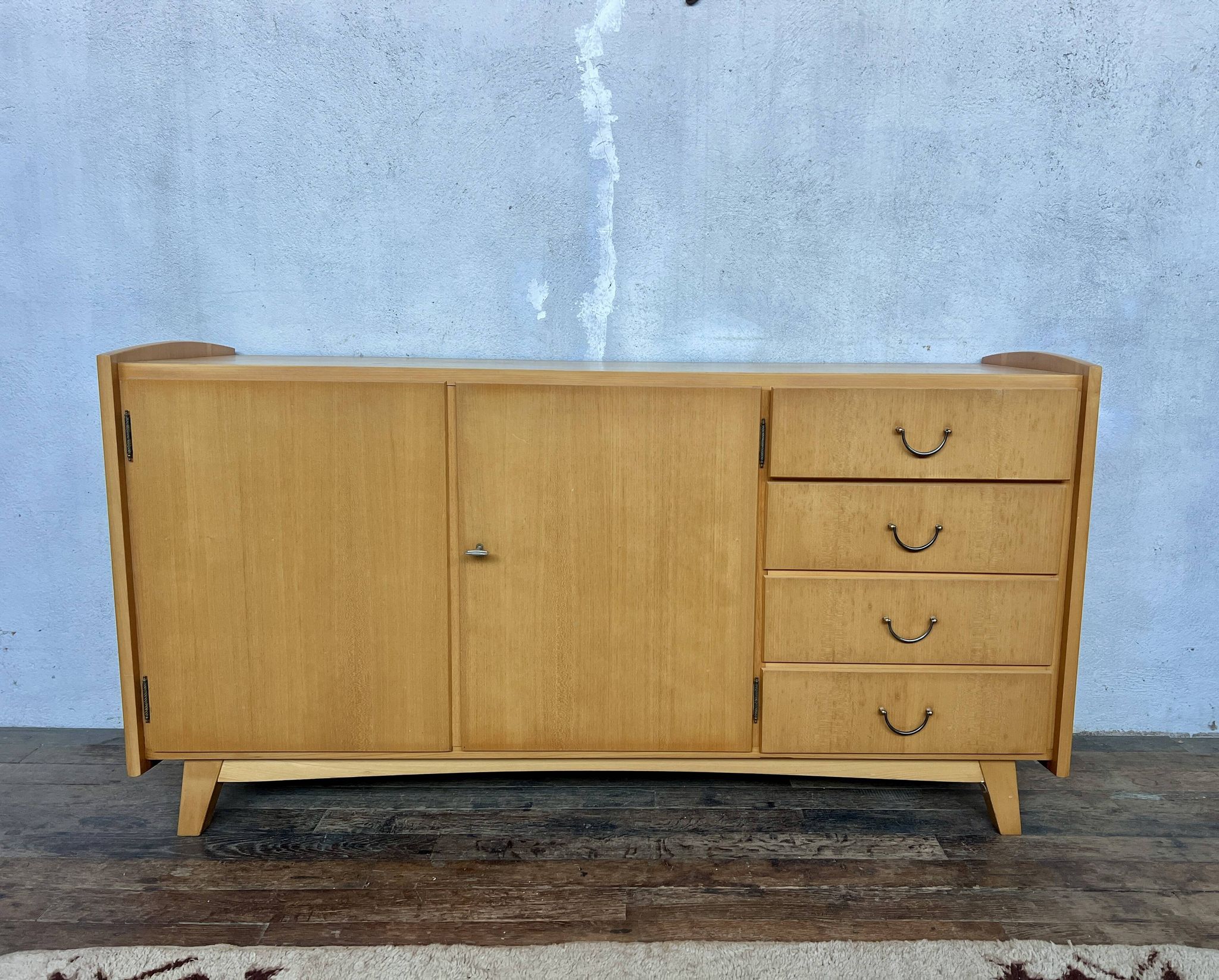 Enfilade vintage en frêne – style scandinave