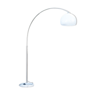 Arc lamppost