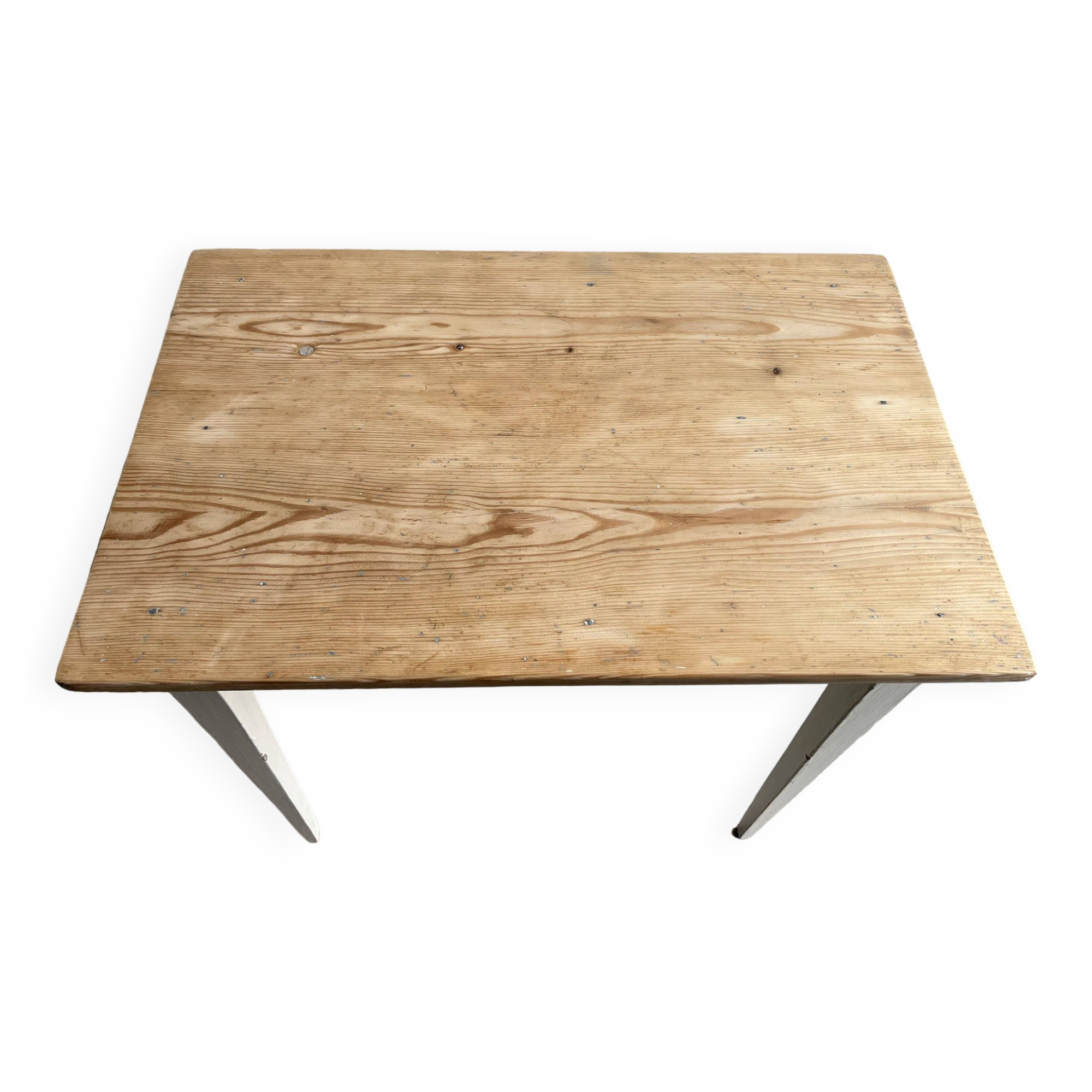 White patinated wooden table