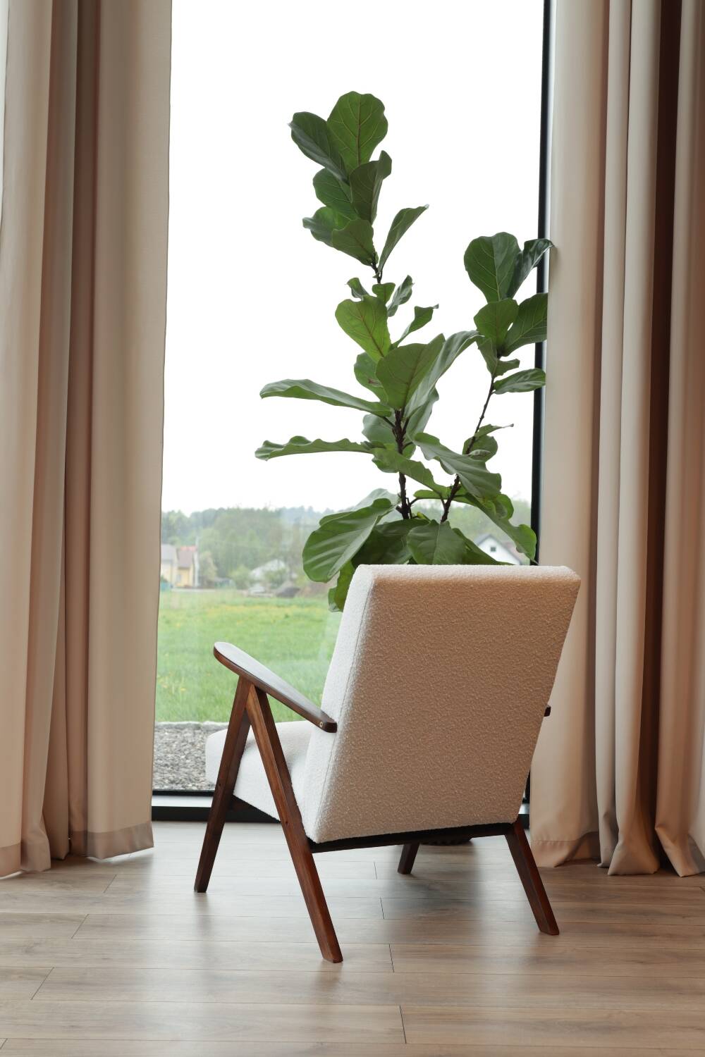 Vintage white bouclé zigzag armchair 1970
