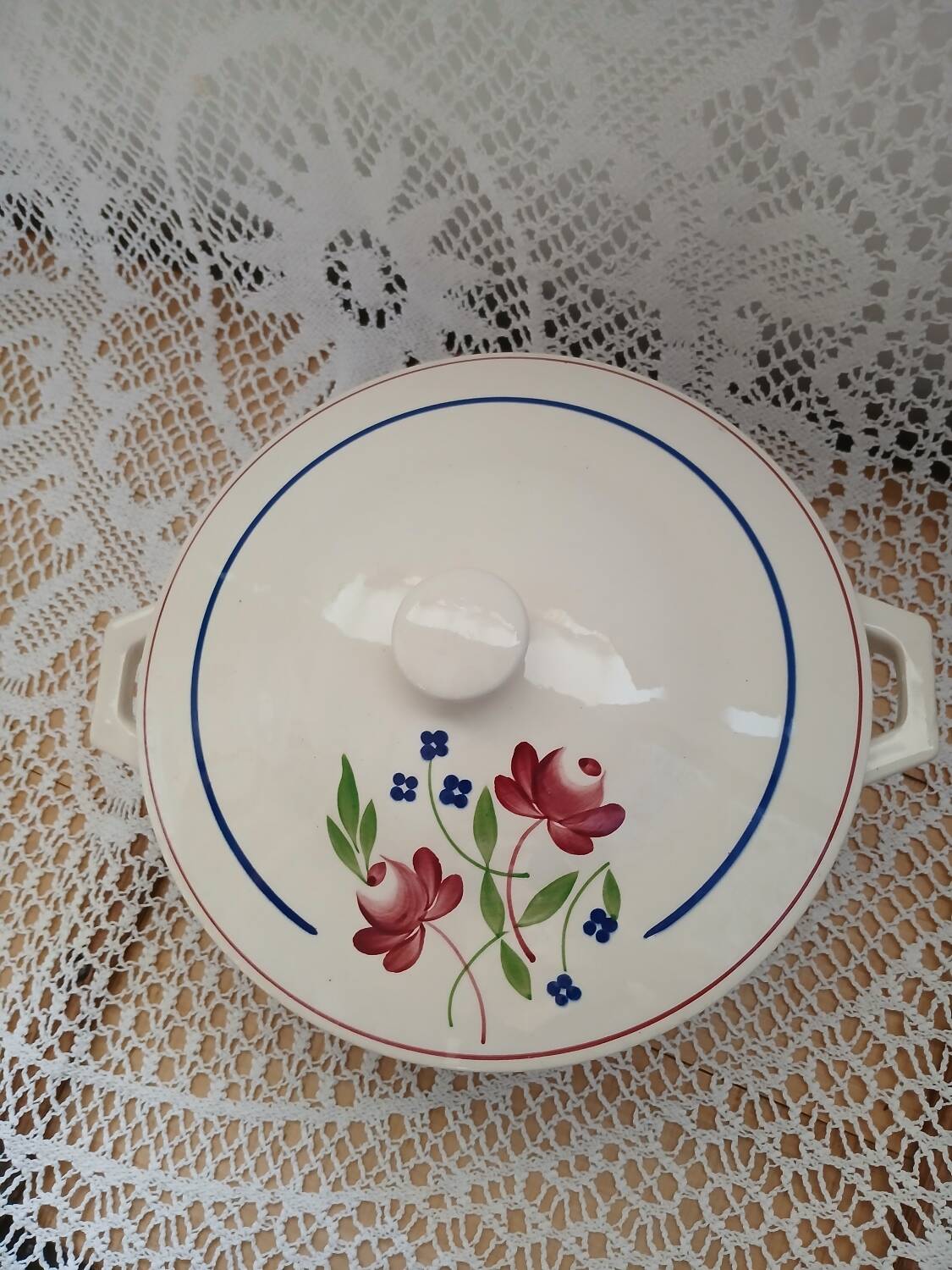 Antique "Bagatelle" soup tureen from Lunéville