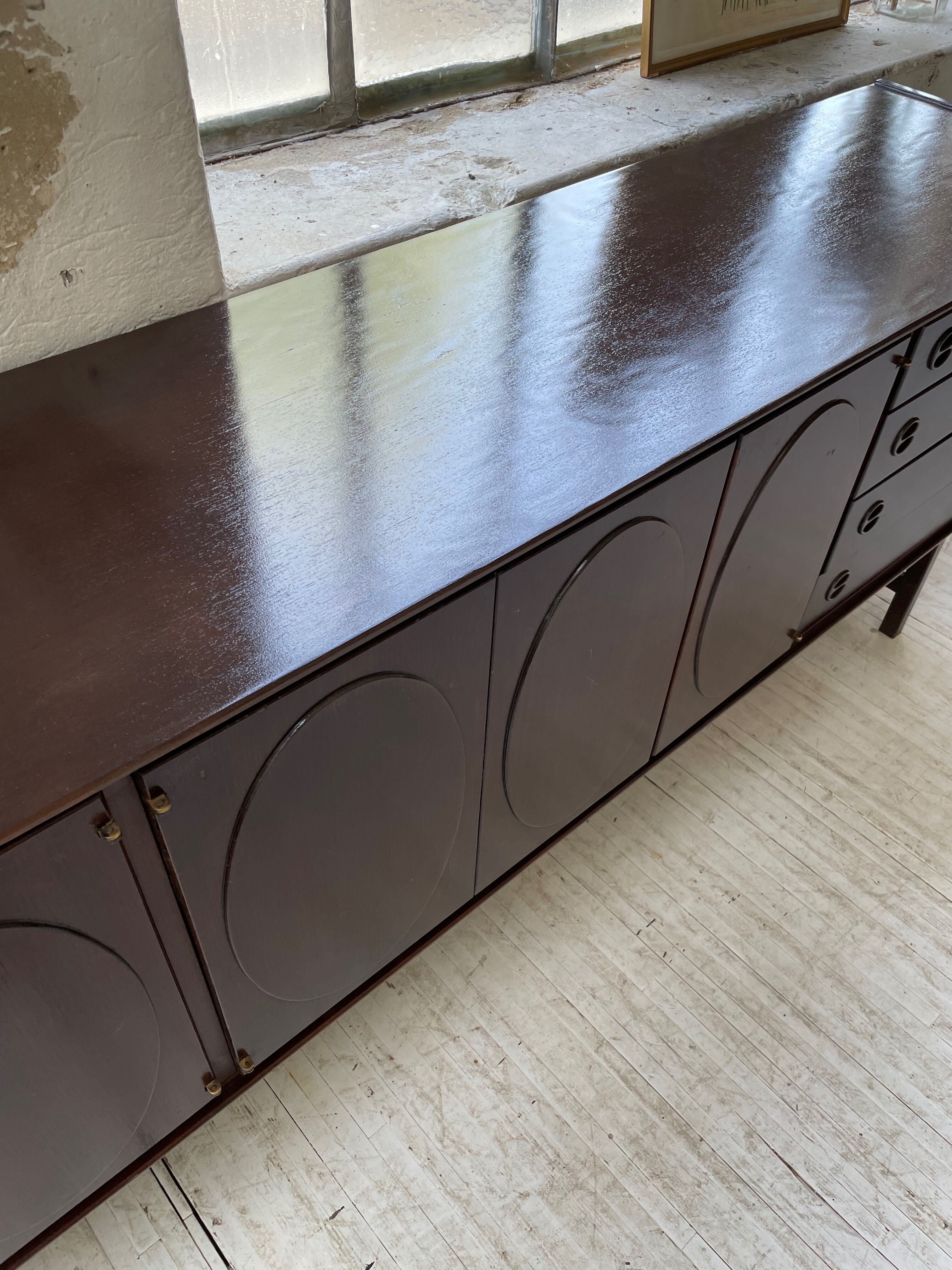 Walnut row Roche Bobois 240 cm