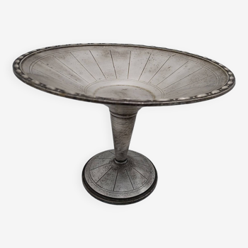 Art deco fruit bowl in silver metal.