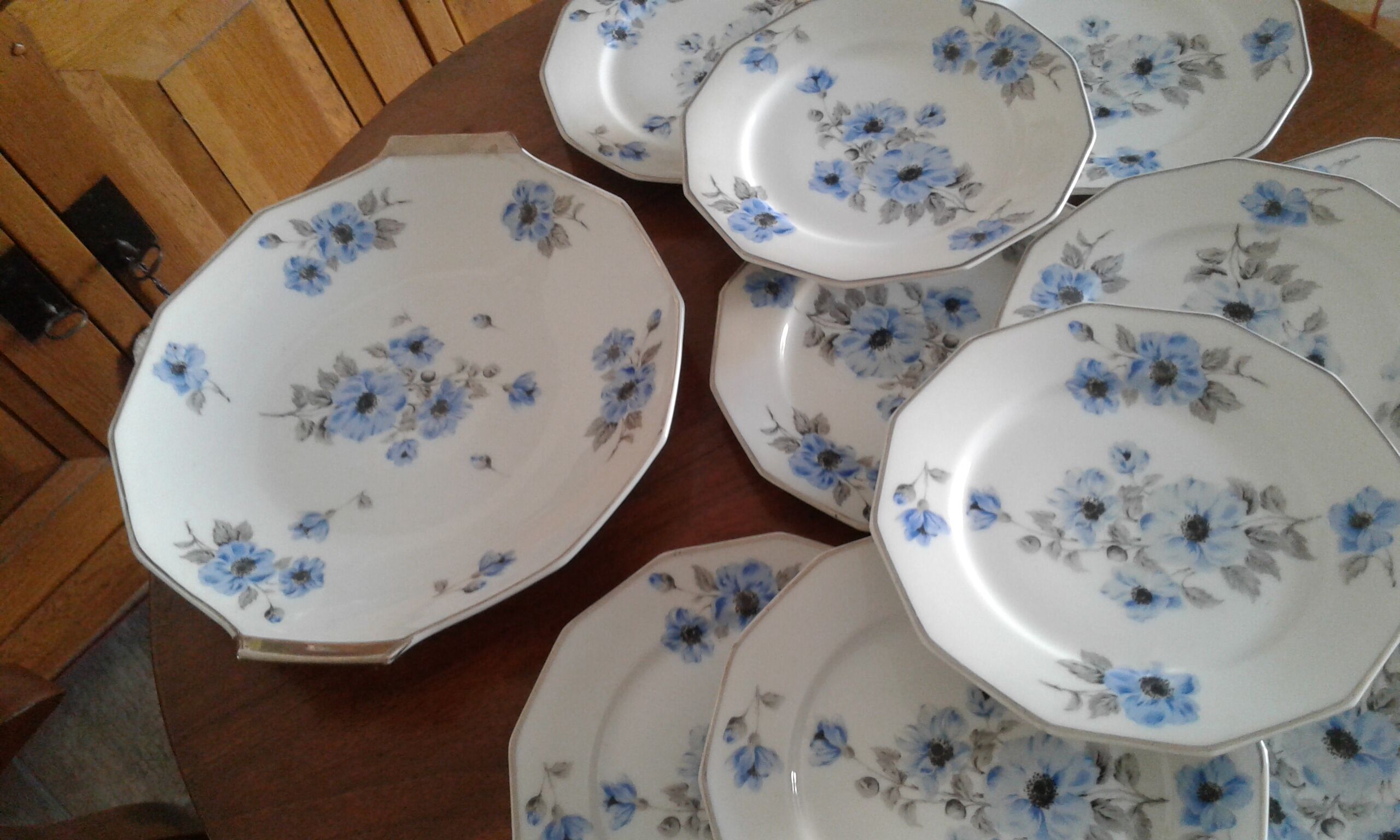 dessert service 10 plates and pie dish. Porcelaine.Art Deco