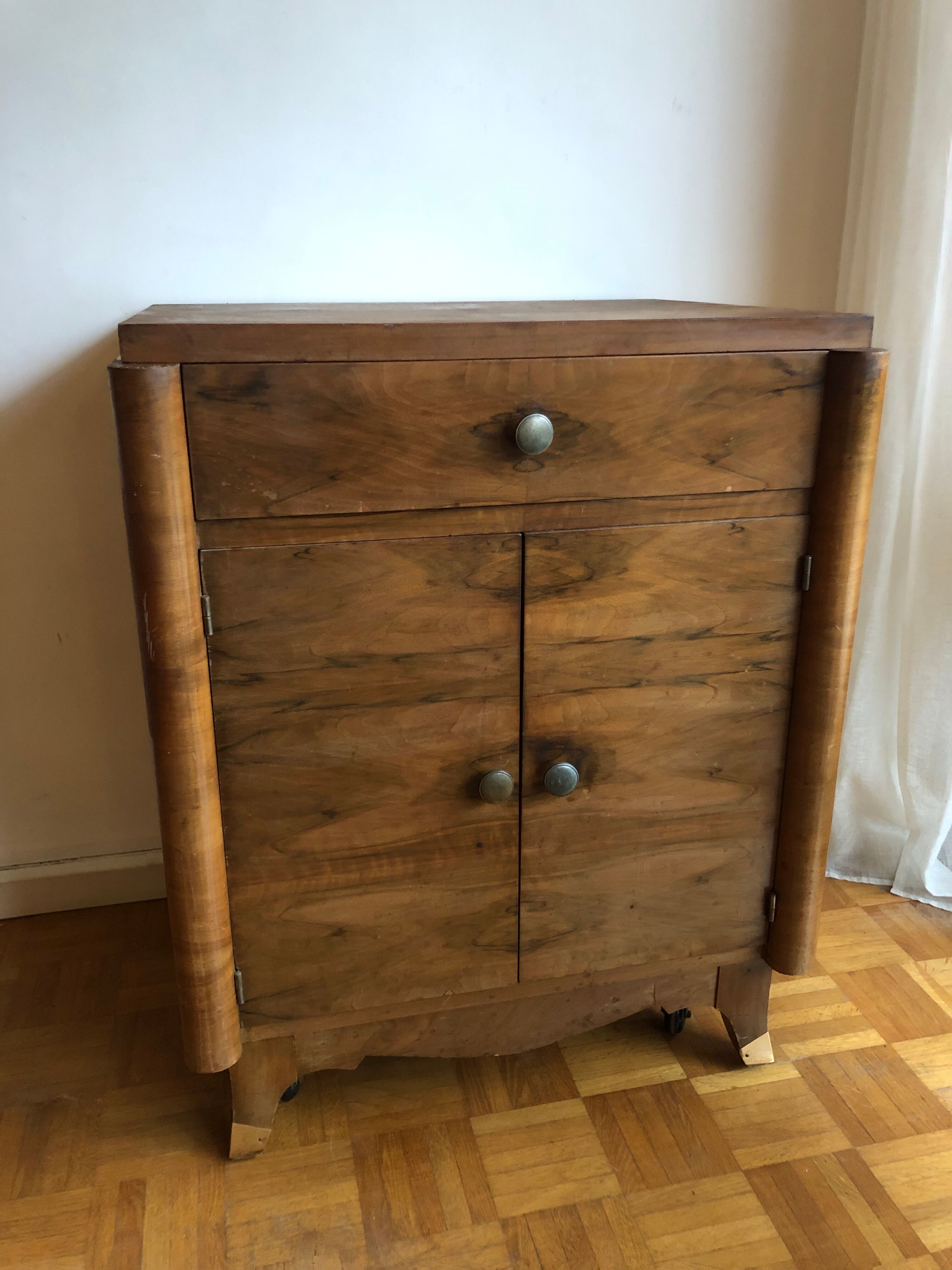 Art deco sideboard in walnut veneer