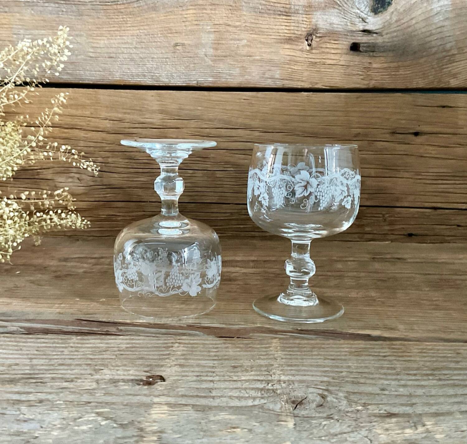 4 small luminarc “vine” glasses