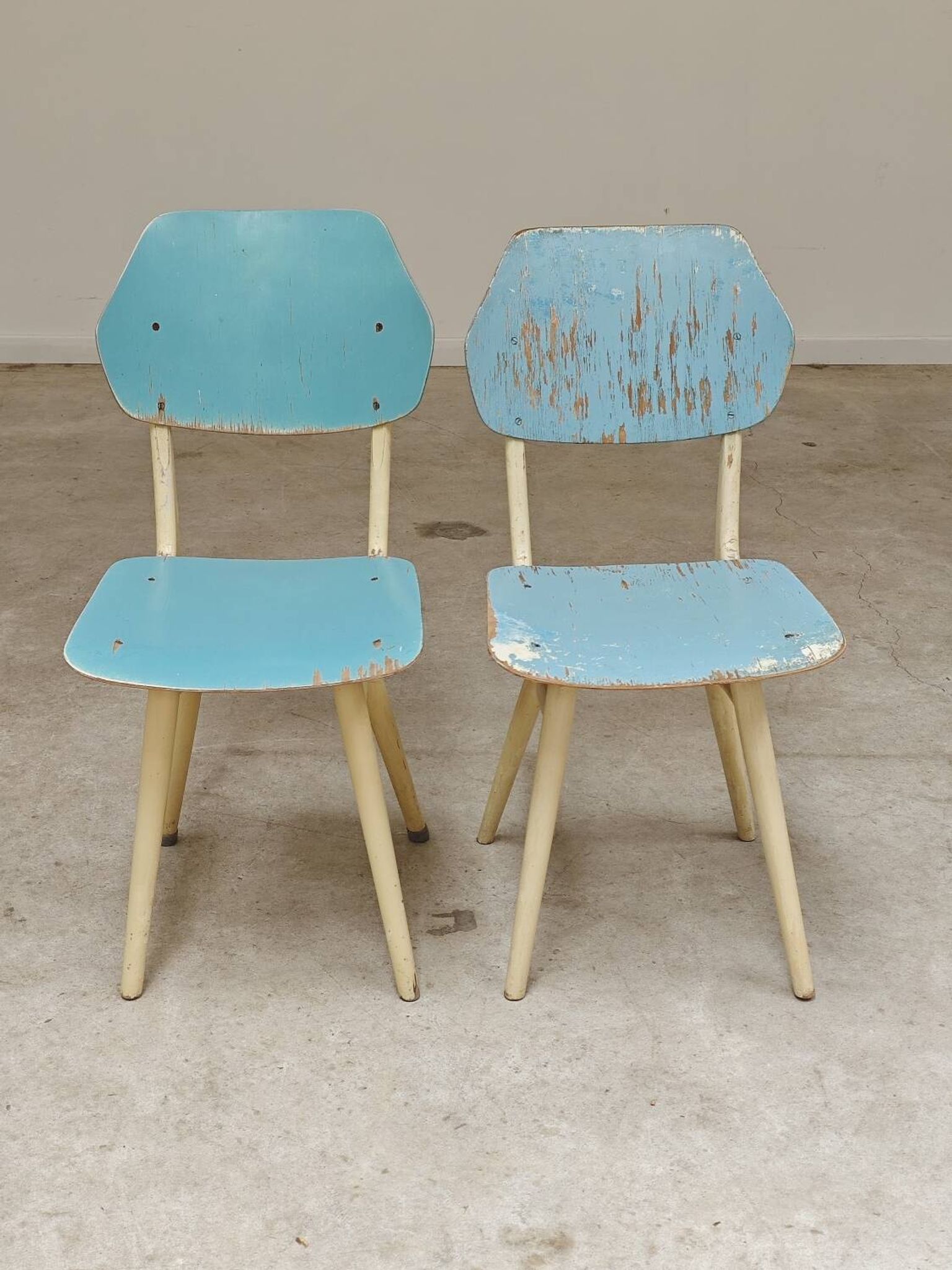 Set of 2 Czechoslovak chairs TON Bystrice Thonet White and Blue