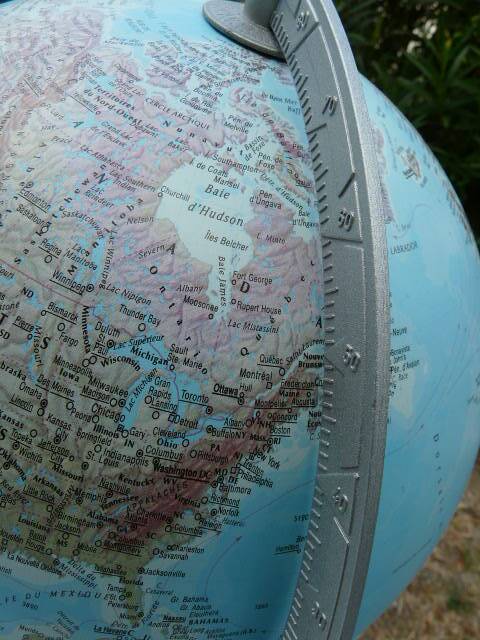 illuminated world map wooden base Teccnodidattica