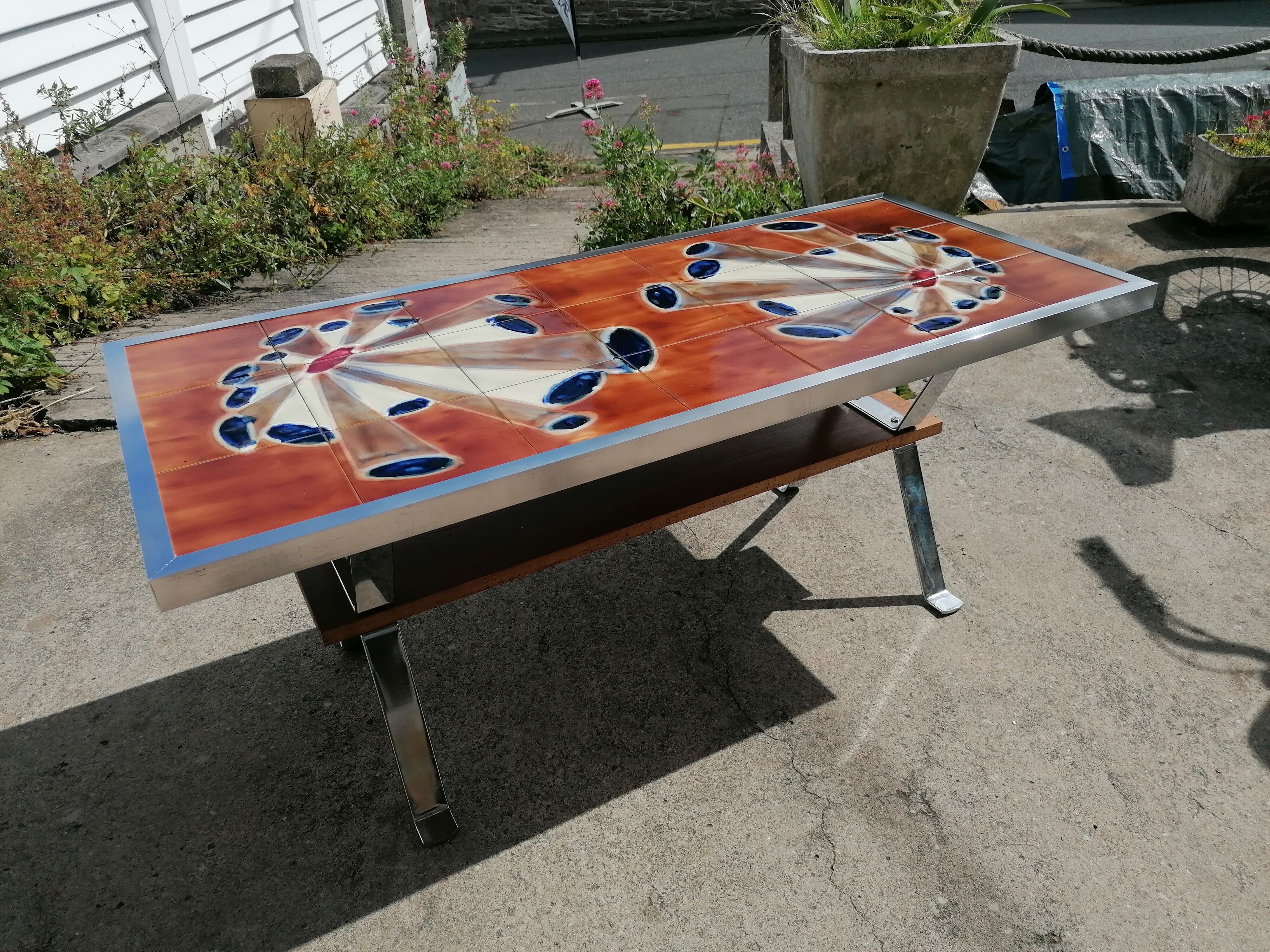 Vintage coffee table by Juliette Belarti