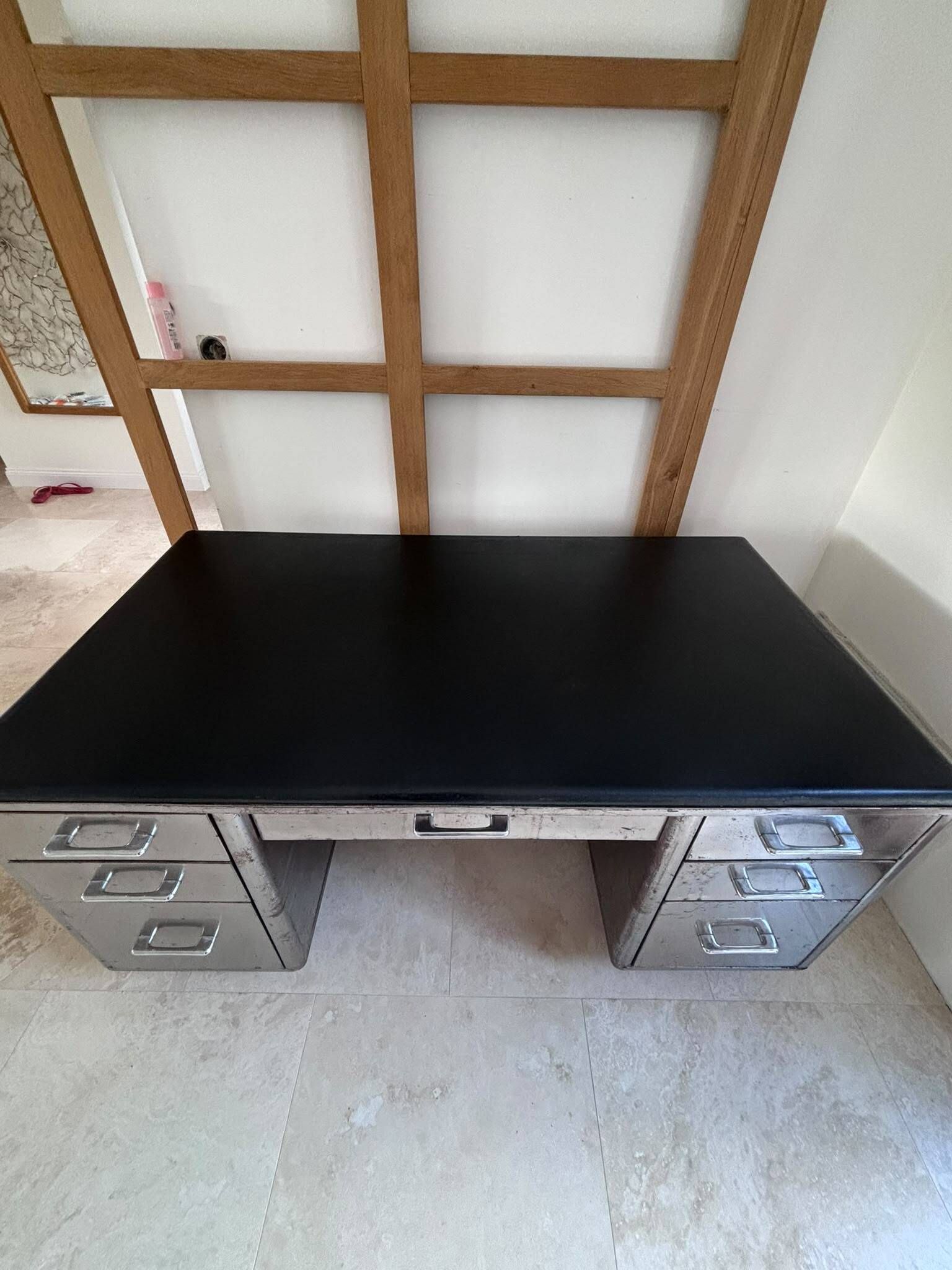 Bureau industriel vintage des années 50 – double caisson, 7 tiroirs, métal