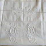 Drap ancien en métis brodé main