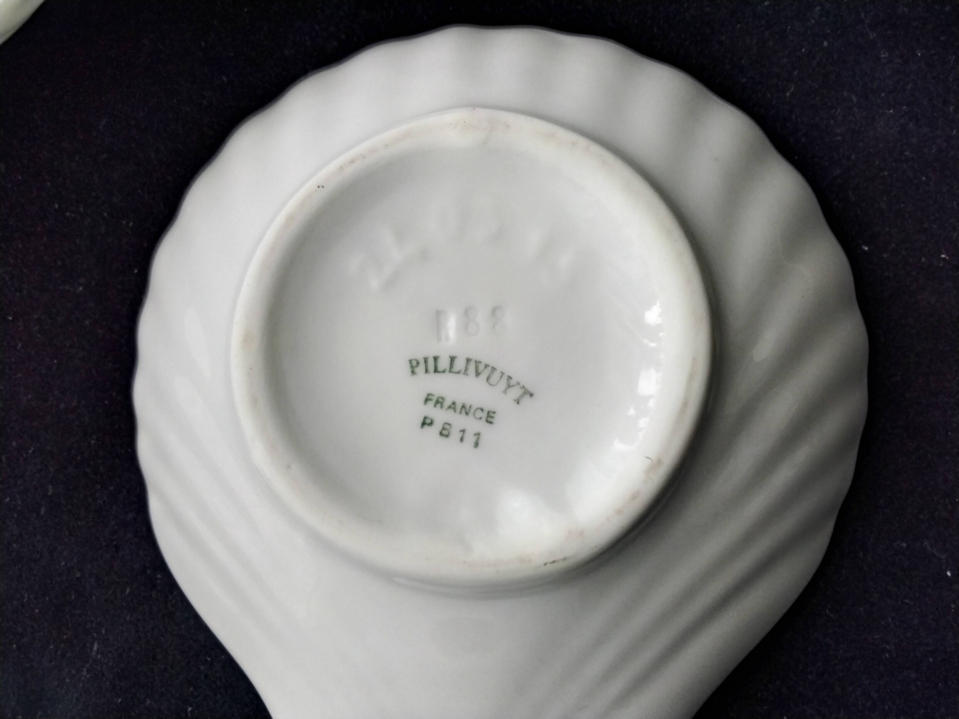 6 Pillivuyt White Porcelain Shell Bowls