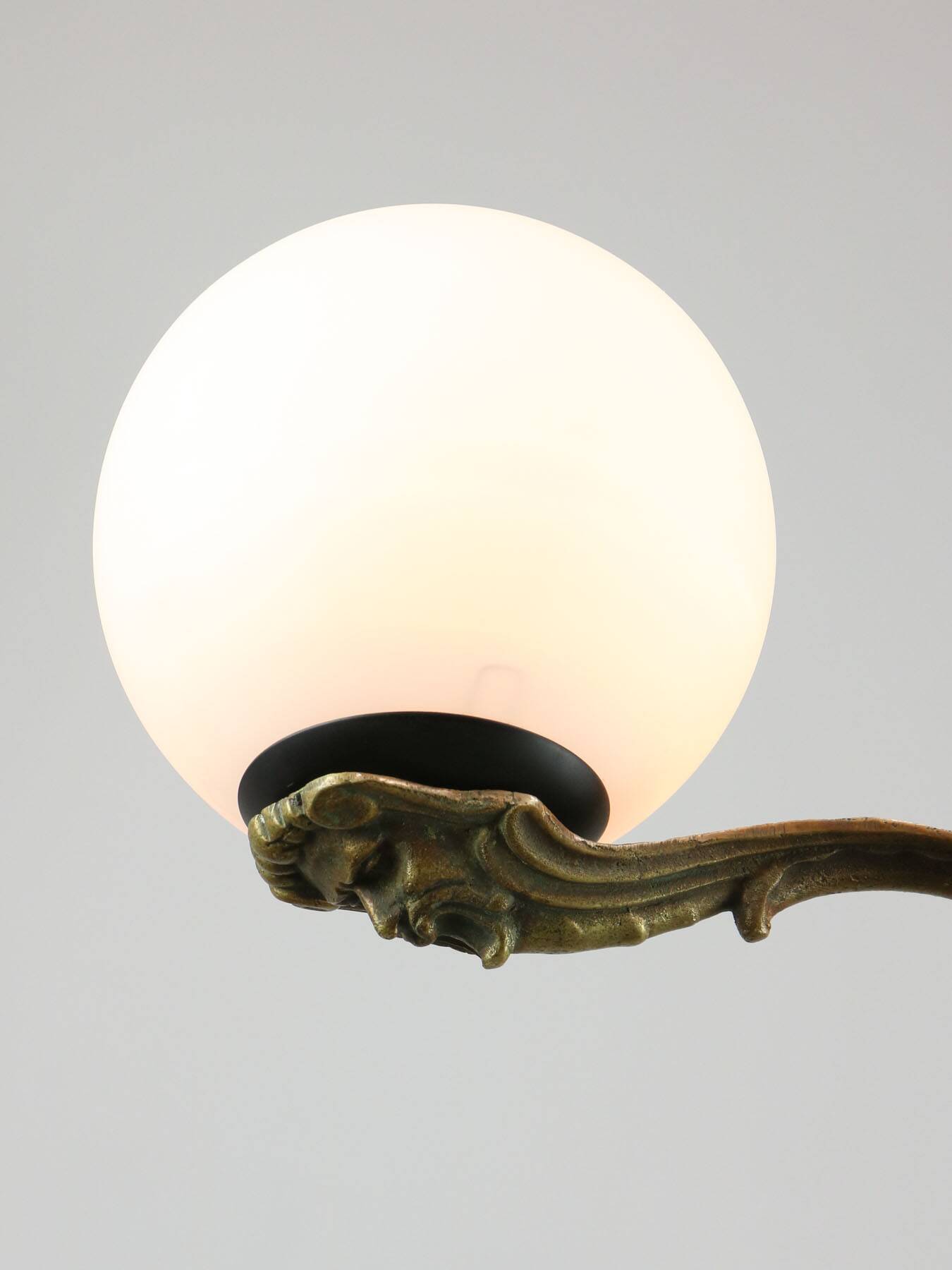 Lustre Art Déco en laiton et opaline, 1930