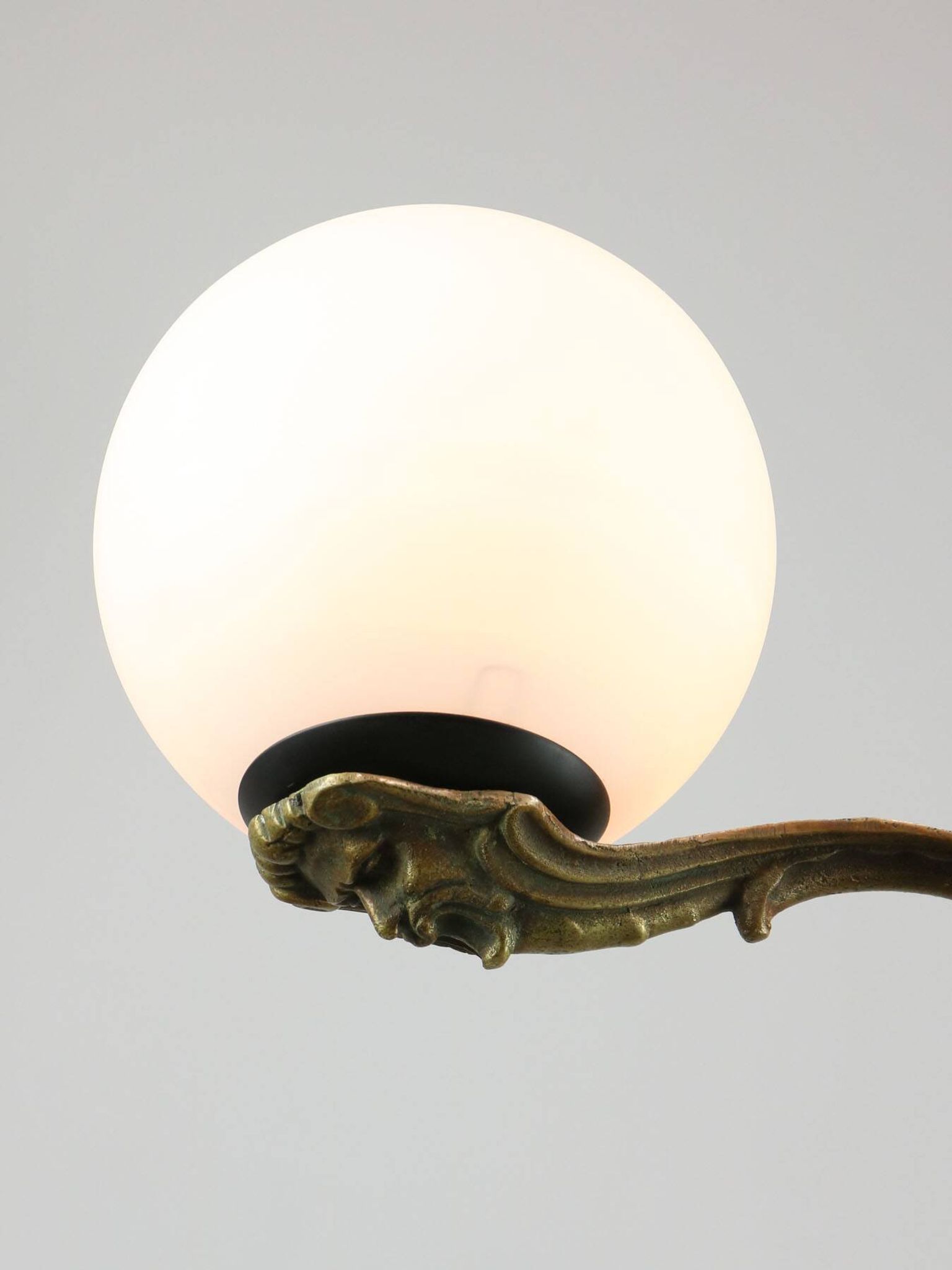 Lustre Art Déco en laiton et opaline, 1930