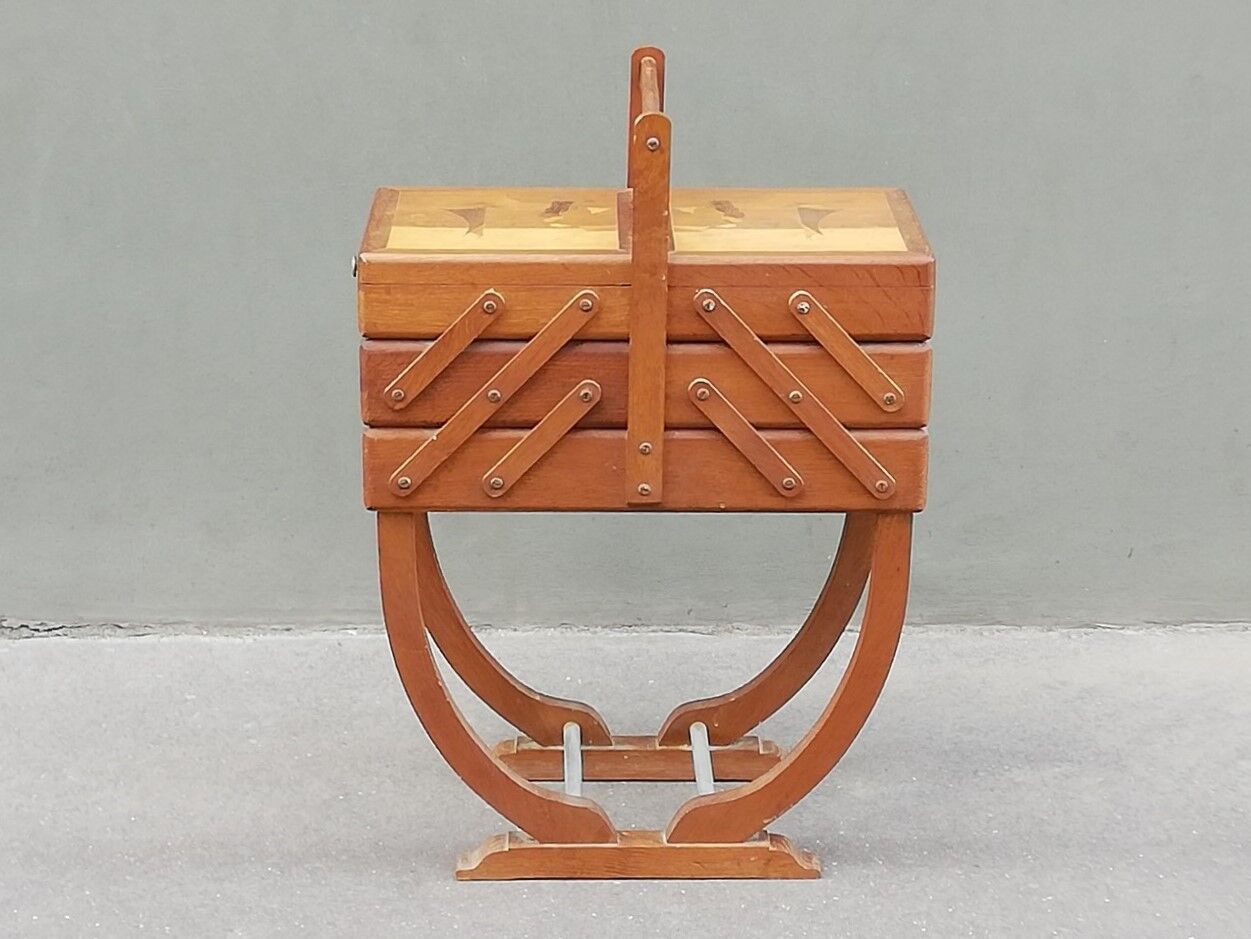 30s art deco worker