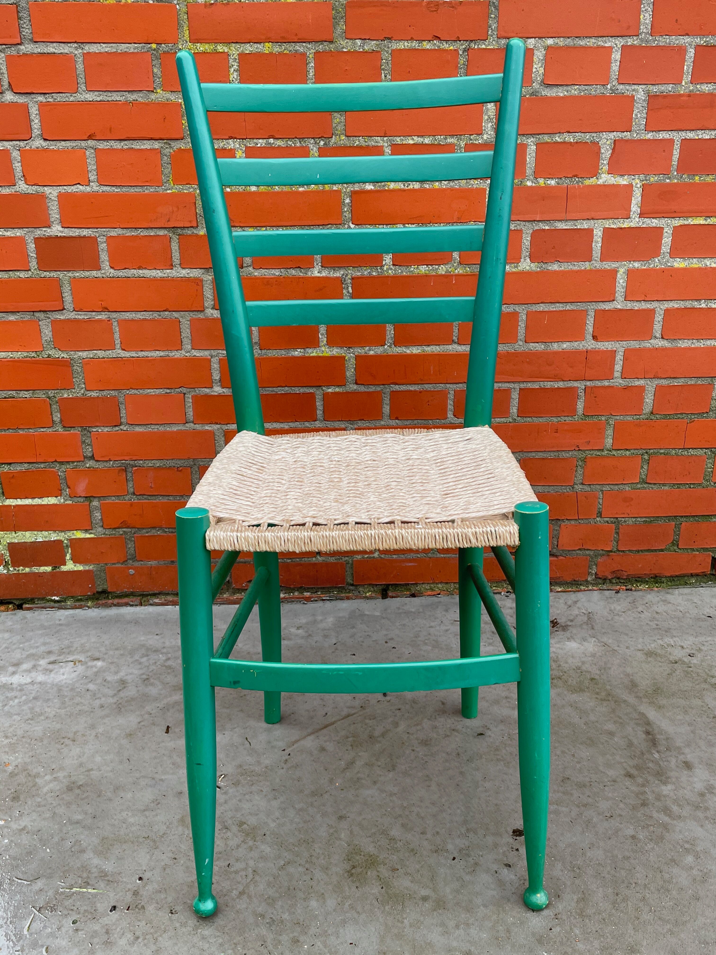 Lot de 4 chaises en bois dans le modèle italien de Chiavari