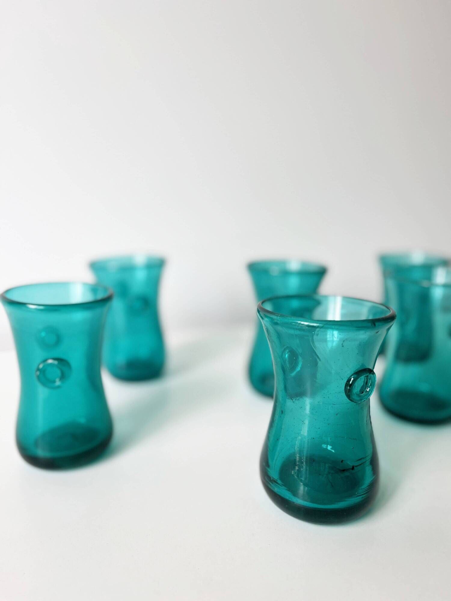 Set of bubble glass water glasses from the 1960s.