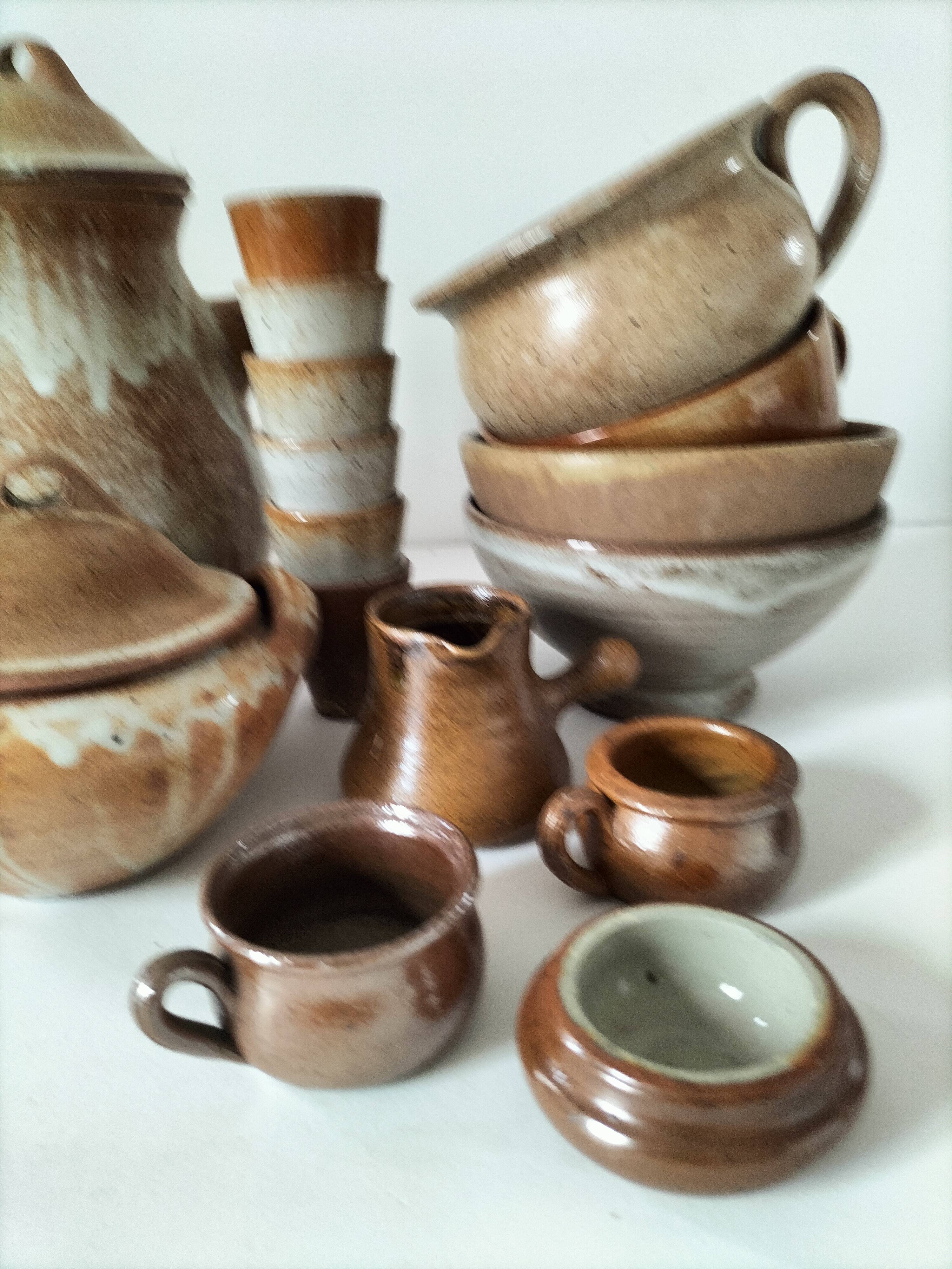 Vintage stoneware country house brunch service – teapot and bowls