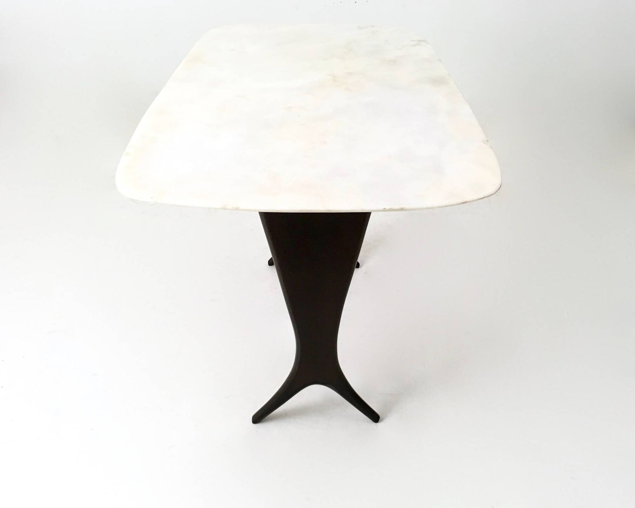 Table basse attribuée à Guglielmo Ulrich avec plateau en marbre de Carrare