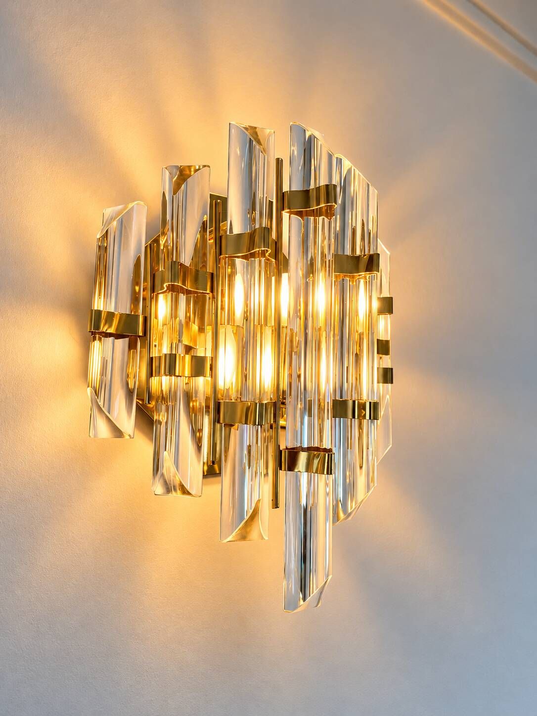 Pair of Venini wall sconces in cut Murano glass, circa 1970.