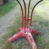 Veritable old-foot cast bistro table