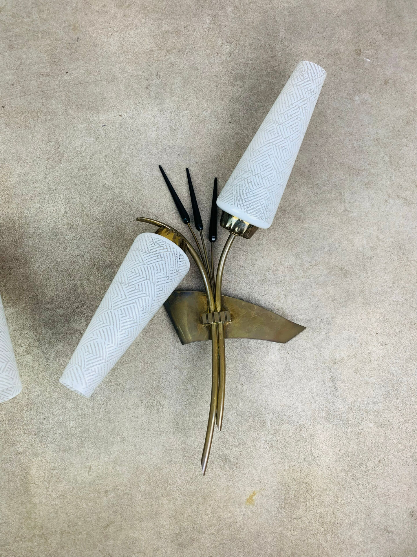 Pair of 1950s wall lights in brass and opaline tulips, Lunel/Arlus