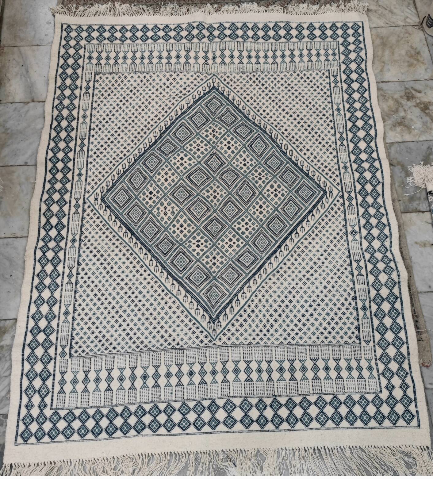 Blue and white hand-woven margoum rug