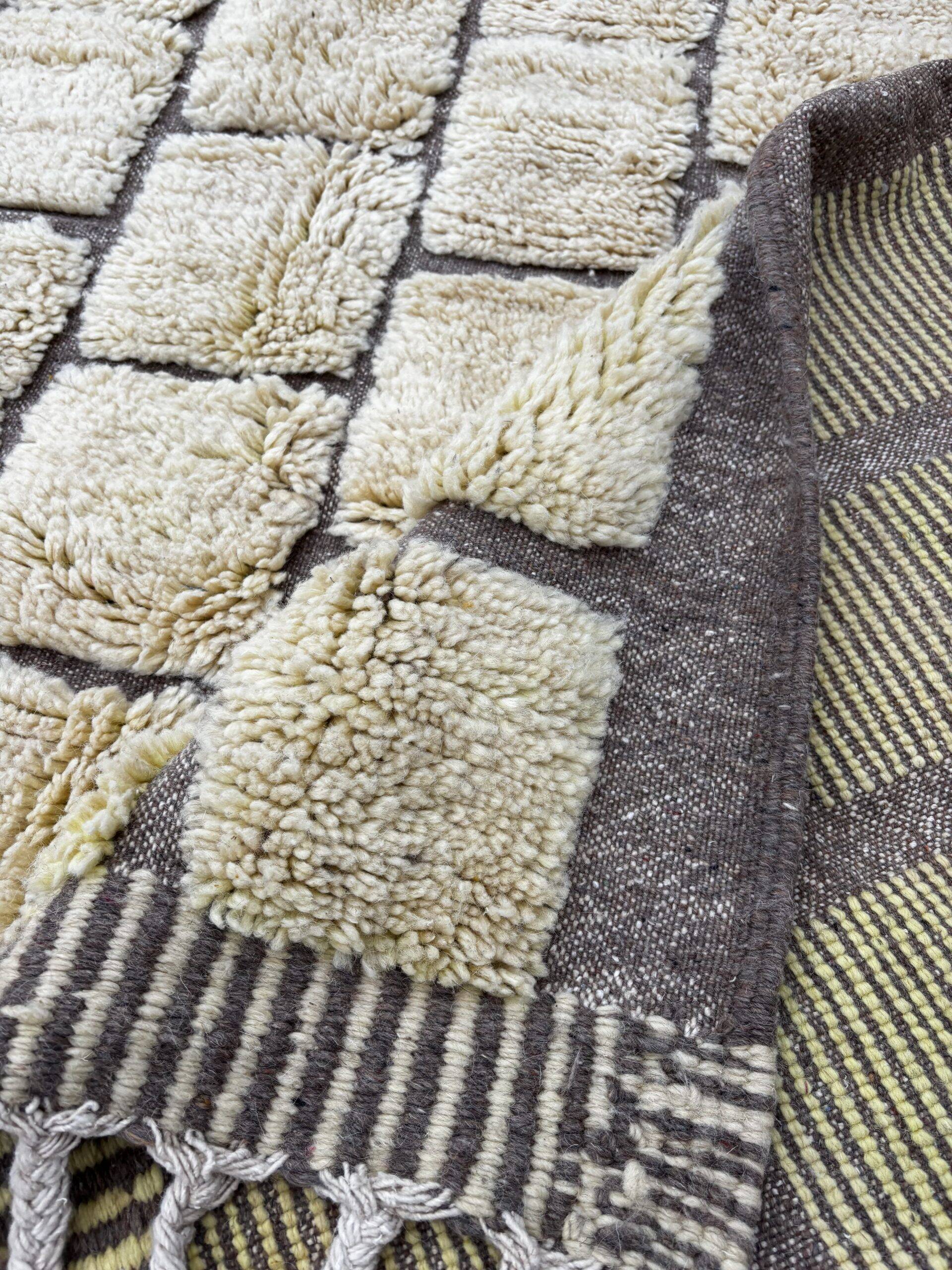Custom Moroccan Mrirt rug in wool – Golden yellow geometric pattern