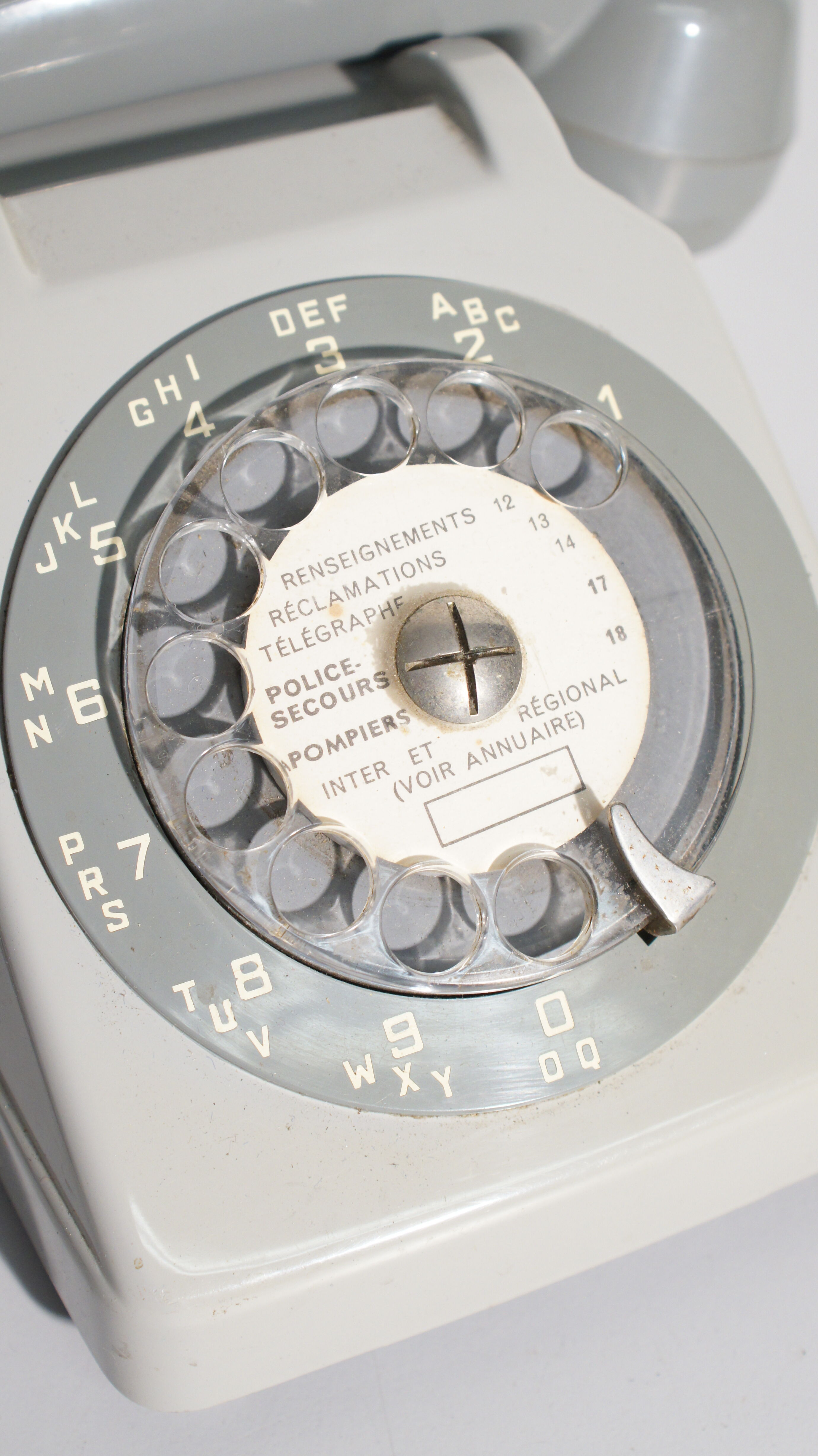 Téléphone vintage années 80 gris