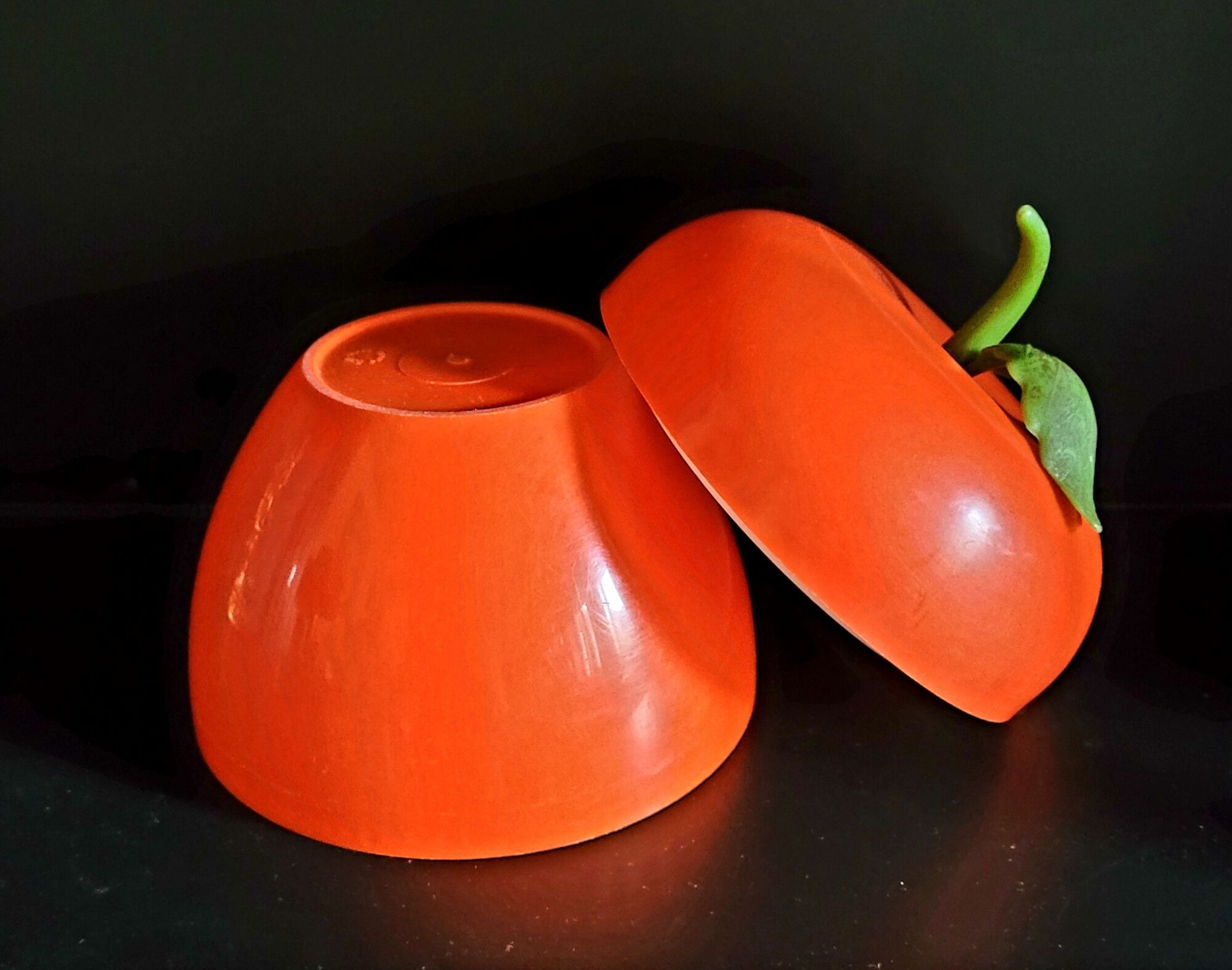 Old ice bucket vintage ice cream apple 70s