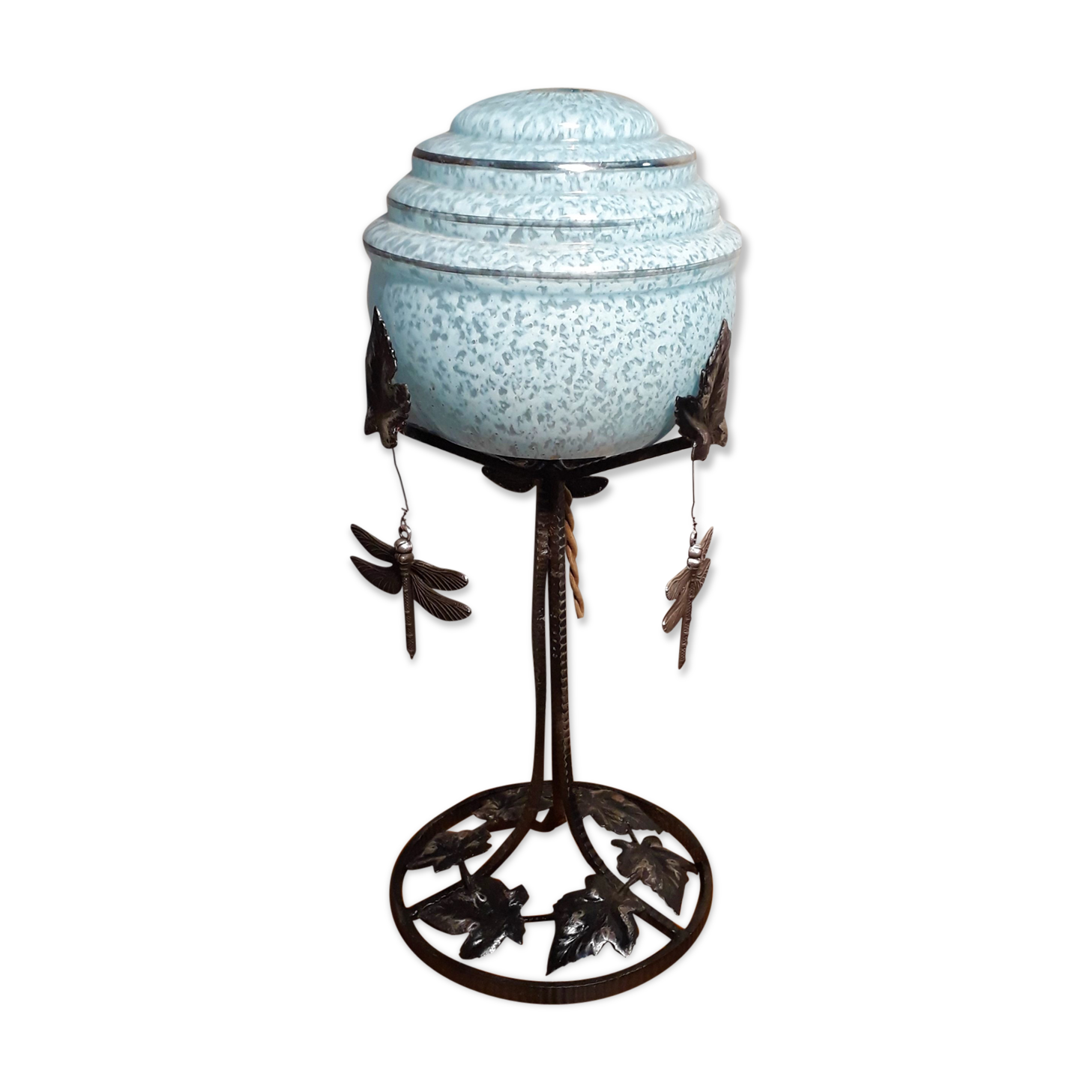 Wrought iron lamp with vine leaf pattern, 1920