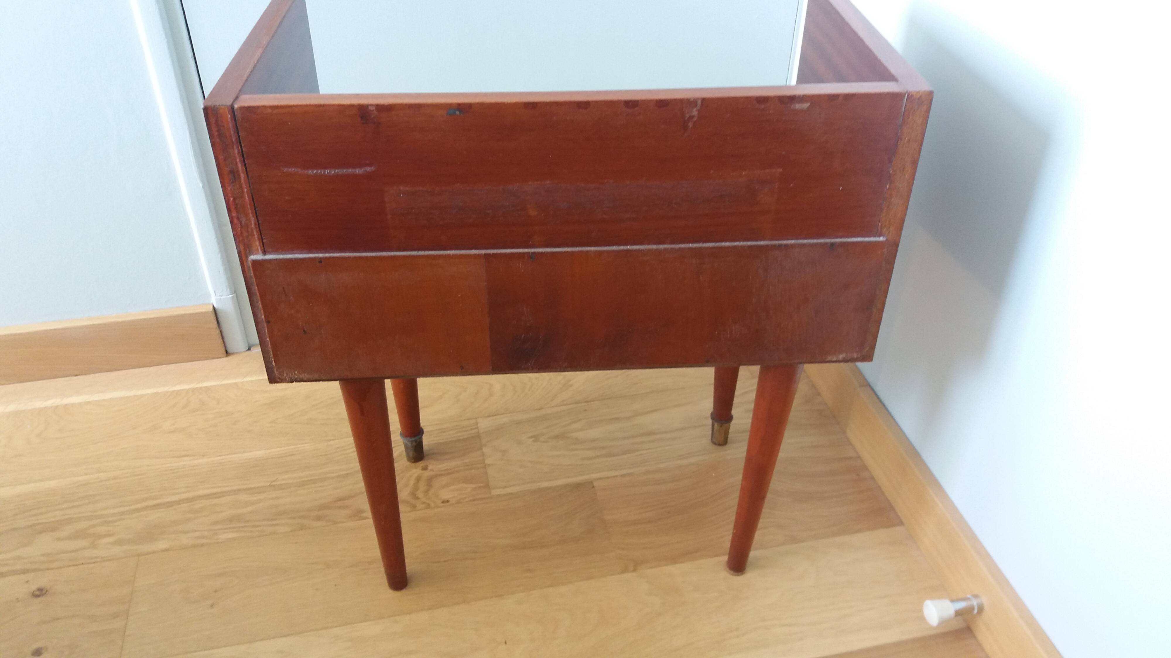 Spindle-legged bedside table