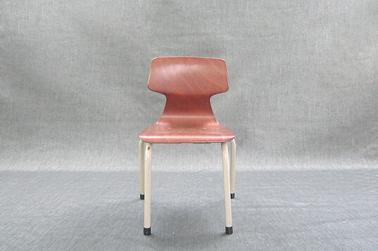 Chair of schoolboy Galvanitas