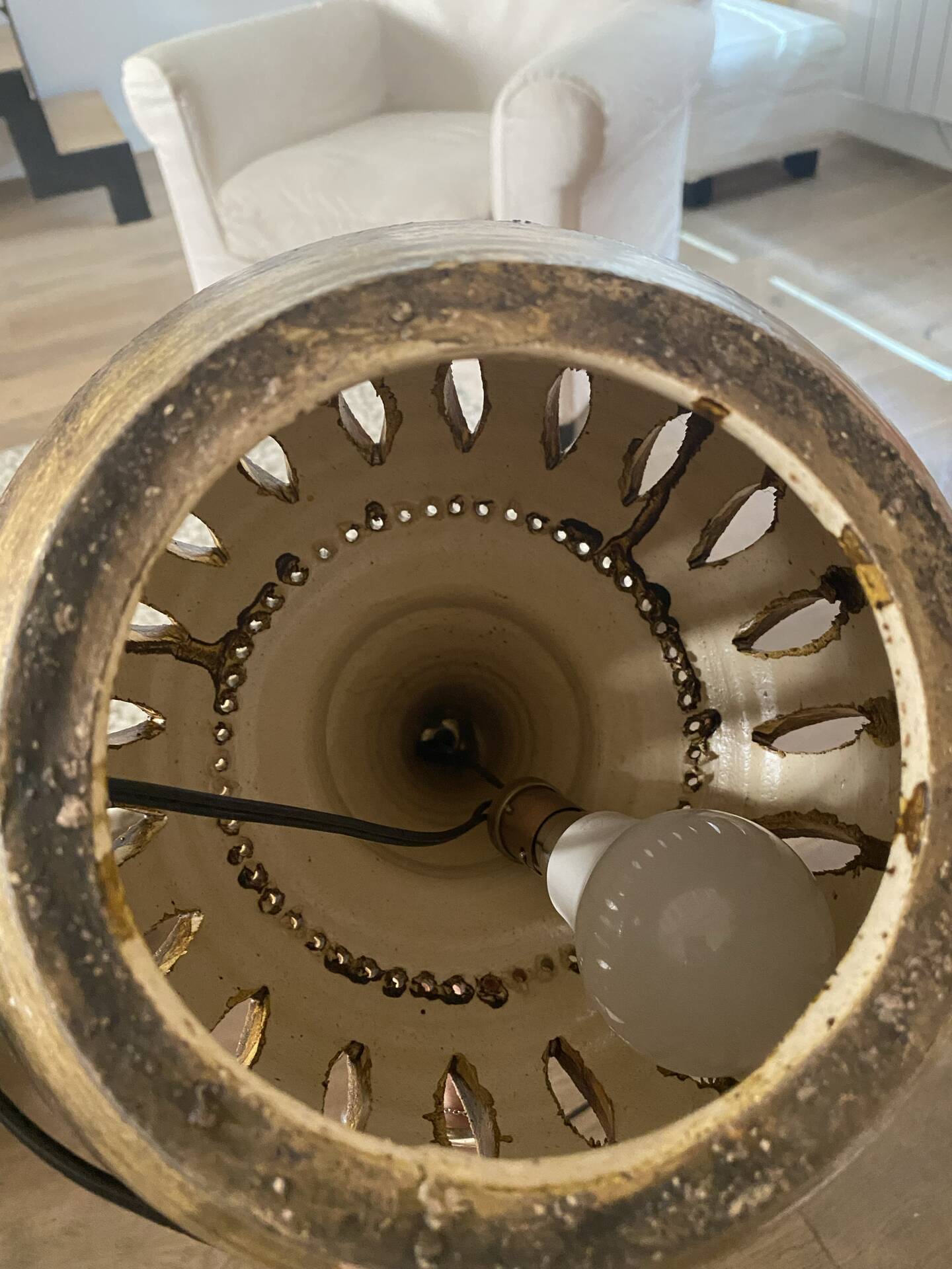 Lampe Georges Pelletier en céramique émaillée ajourée