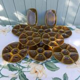 Service de 8 assiettes à compartiments, 2 raviers et leur plats