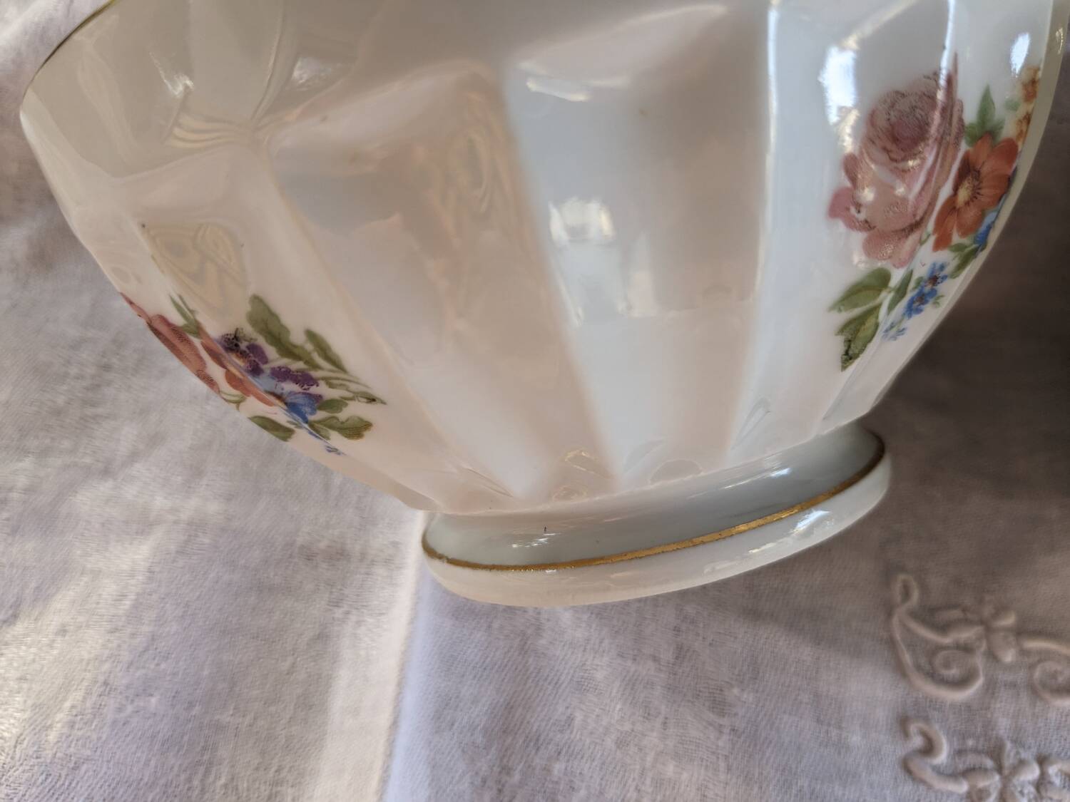 Faceted bowls