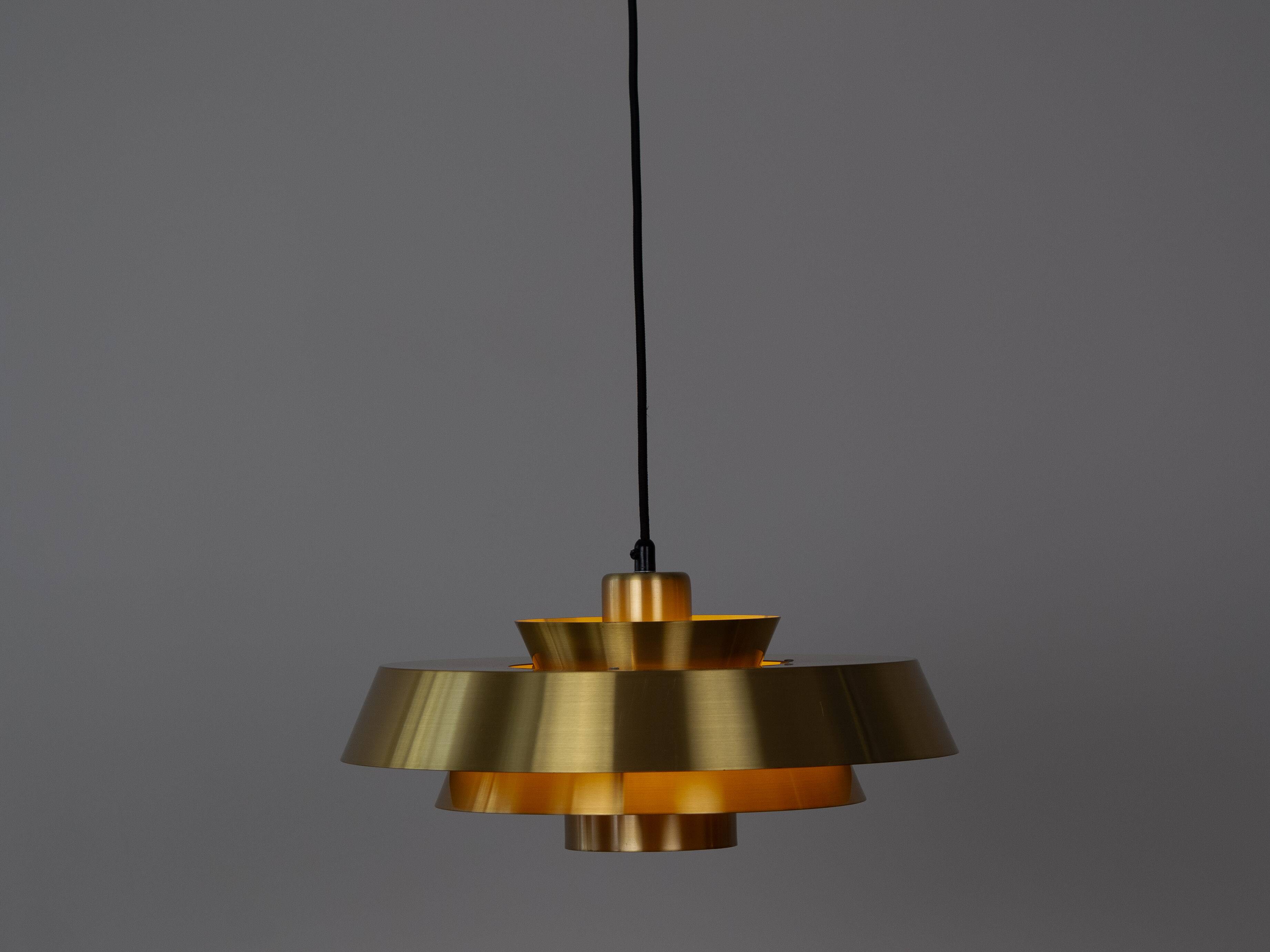 Suspension danoise Nova par Jo Hammerborg, Fog og Morup, 1963