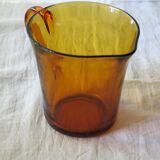 Très joli pichet à lait en verre ambré jaune de chez Duralex en très bon état