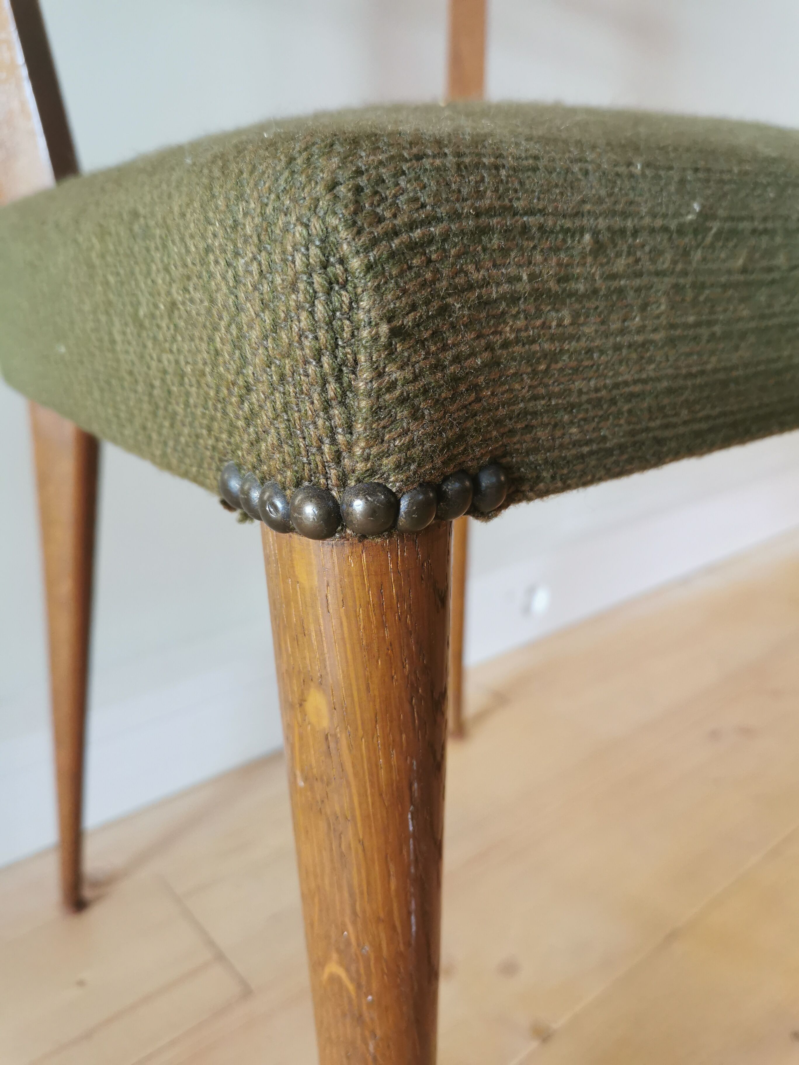 Lot of 6 Italian oak chairs from the 60s