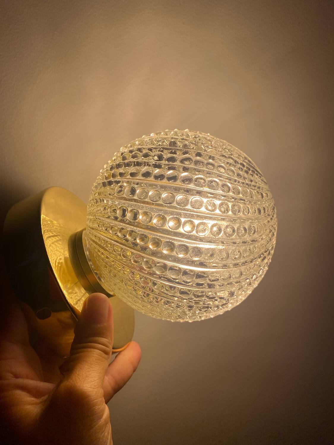 Wall lamp with vintage globe