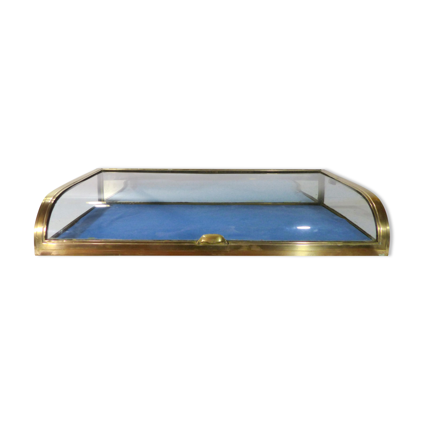 Showcase glass dome and gilded brass