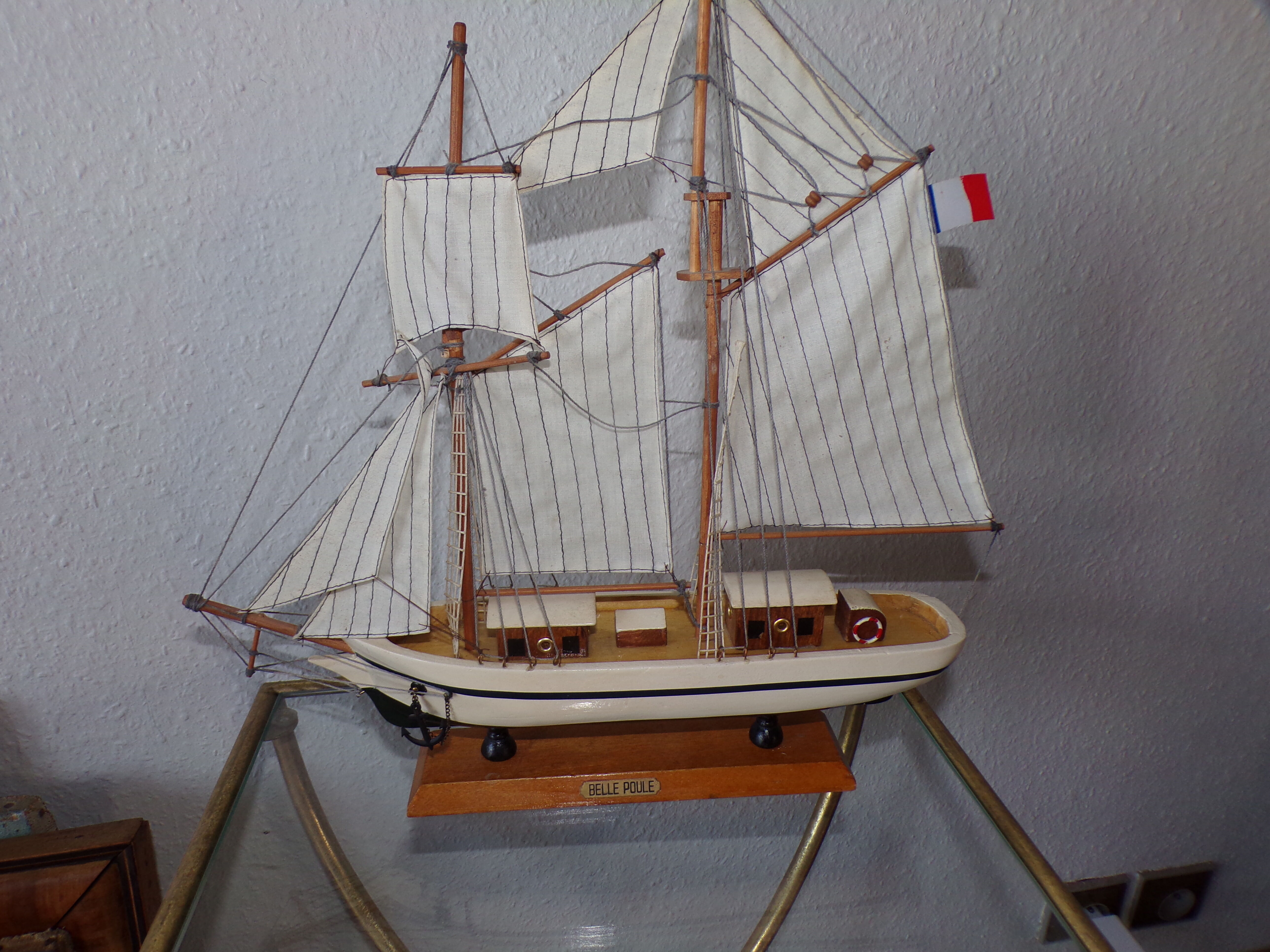 Wooden boat model Belle Poule